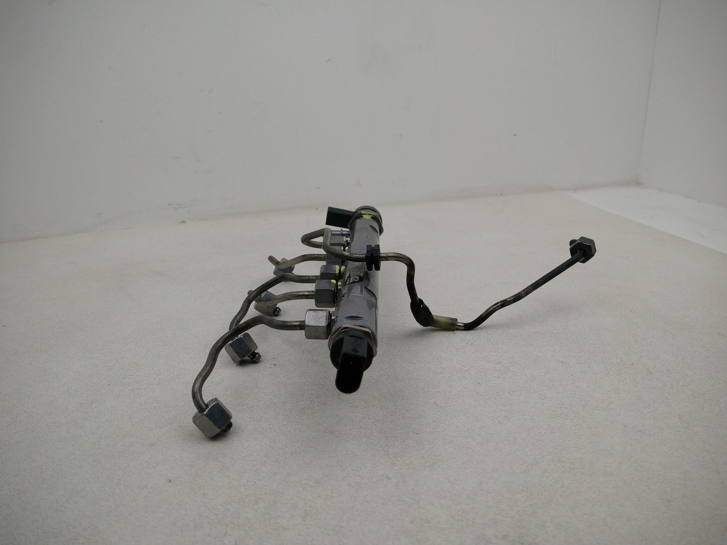 Fuel Rail 6