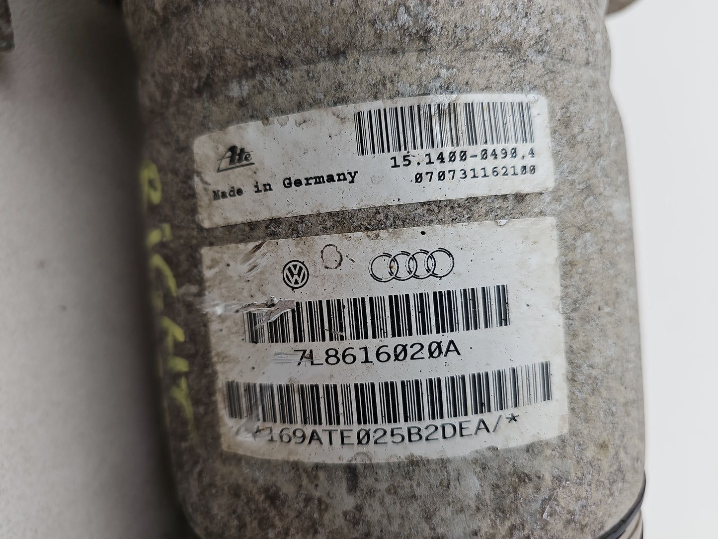 Shock Absorber Rear RH 6