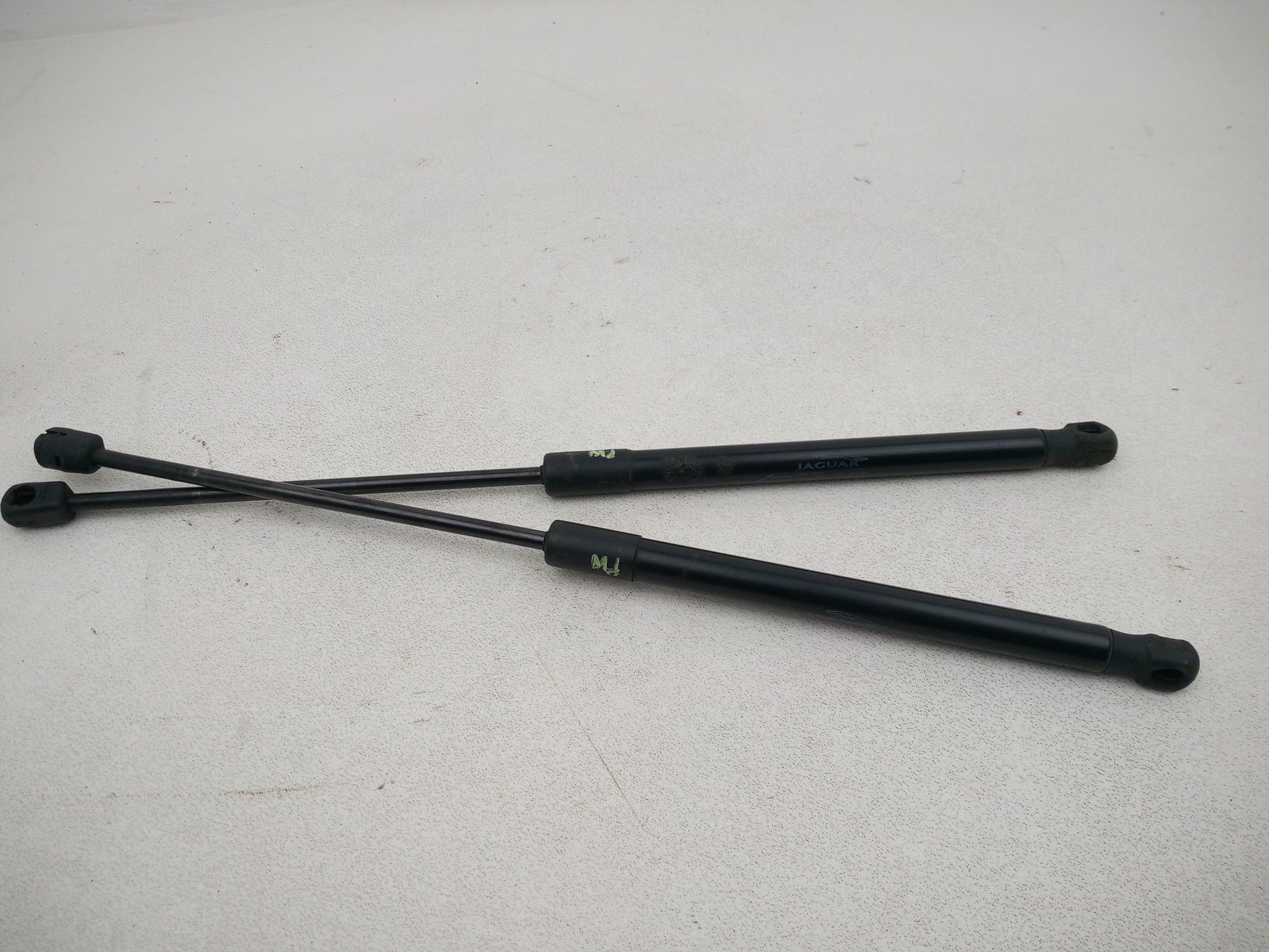 Tailgate Lift Handle 6