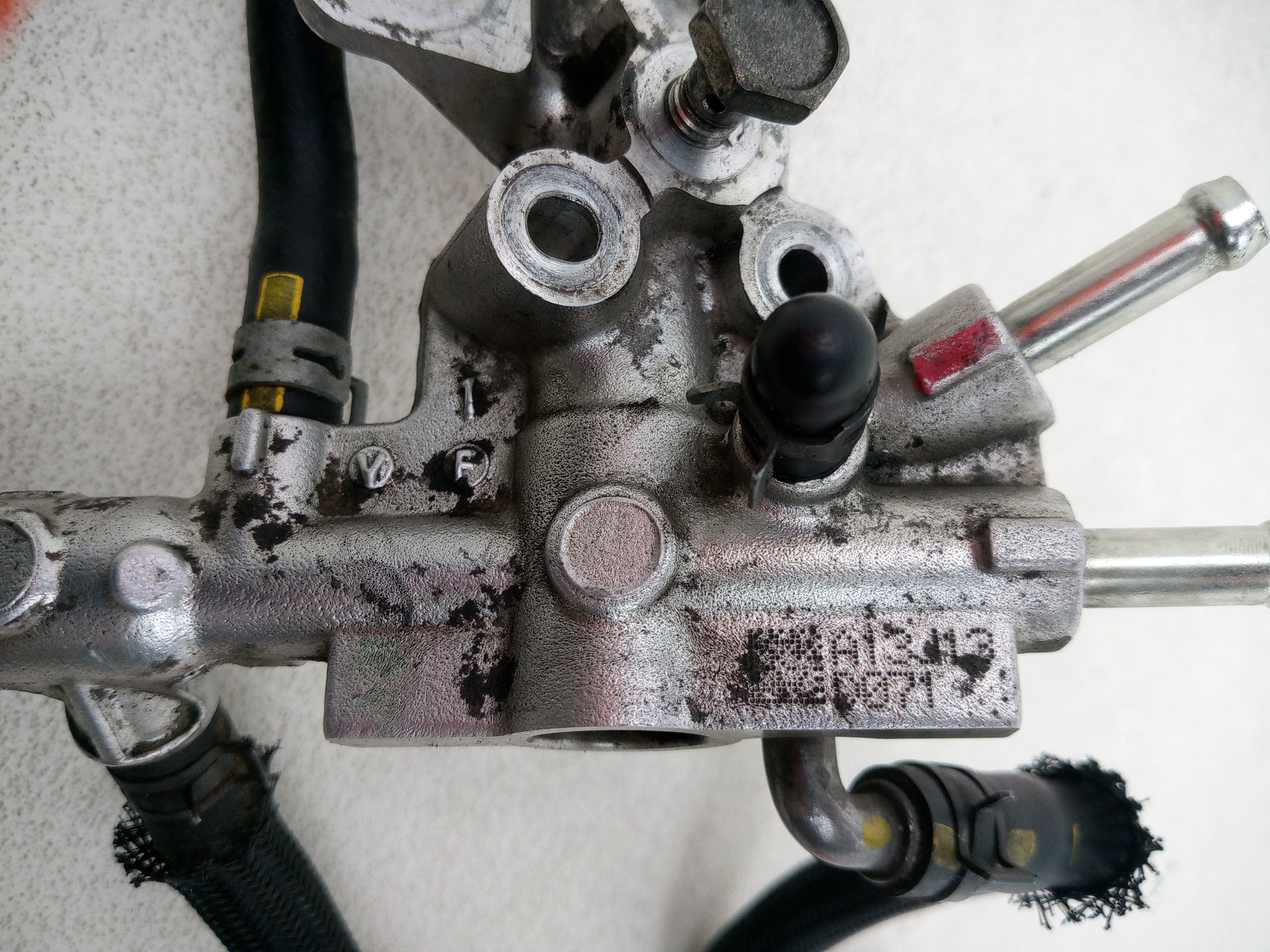 High pressure fuel pump 6