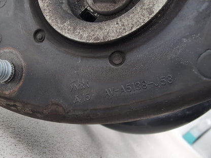 FRONT LEFT SUSPENSION LEG STRUT HUB 6