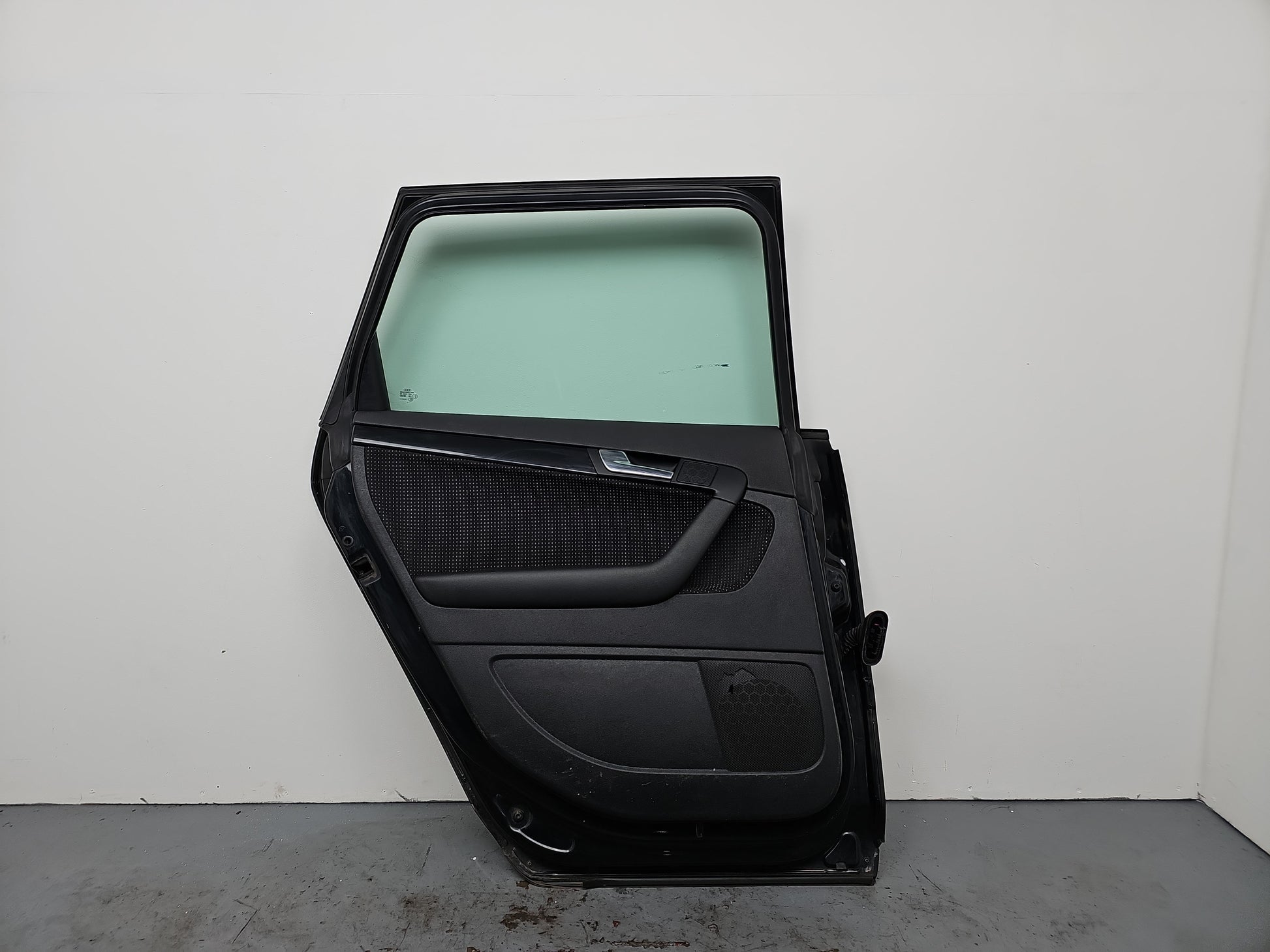 Door Rear LH 6