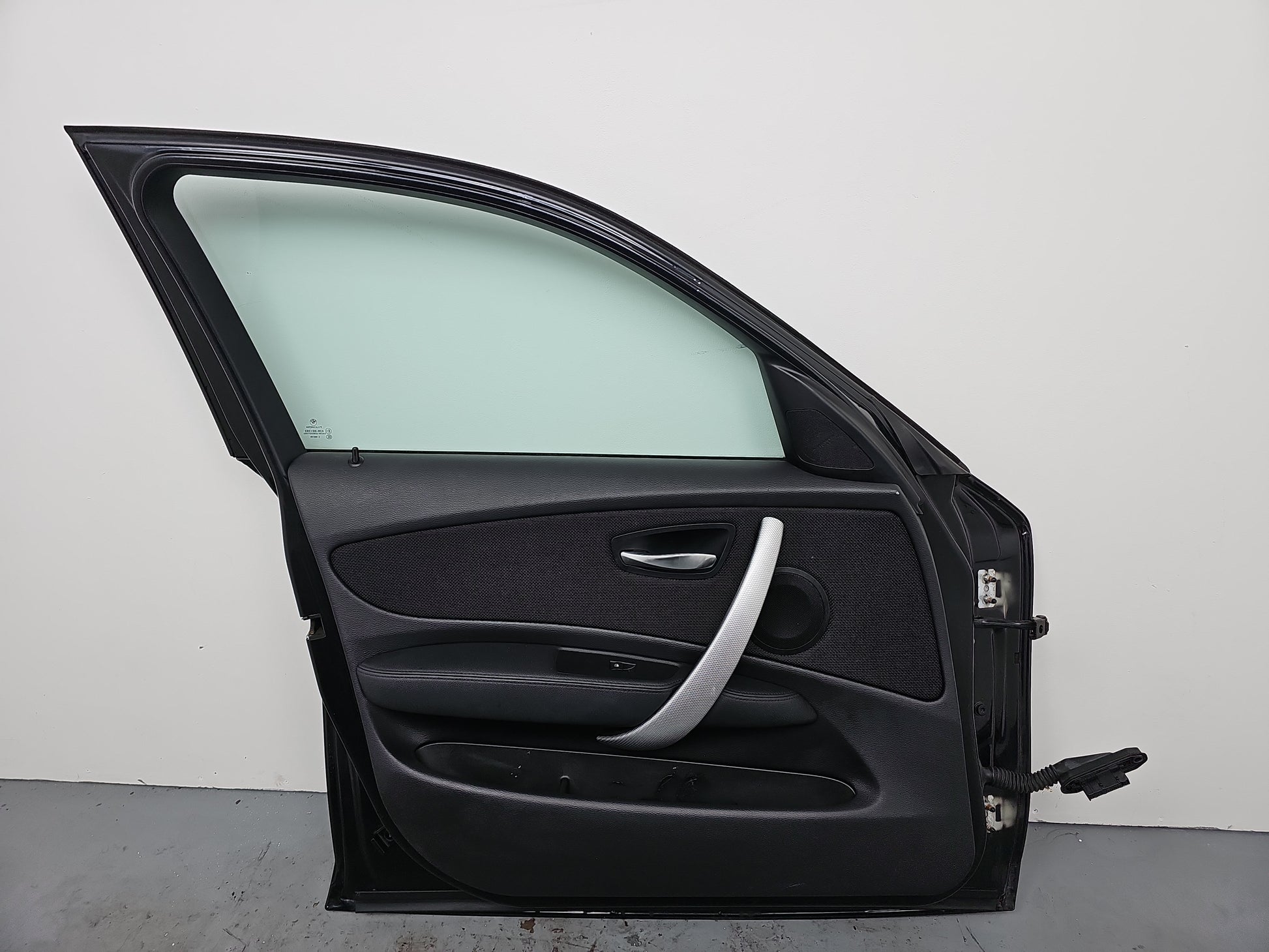 Bmw 1 Series E87 Door Front Lh Left Black Sapphire Metallic 475 2004-2012 - photo 6
