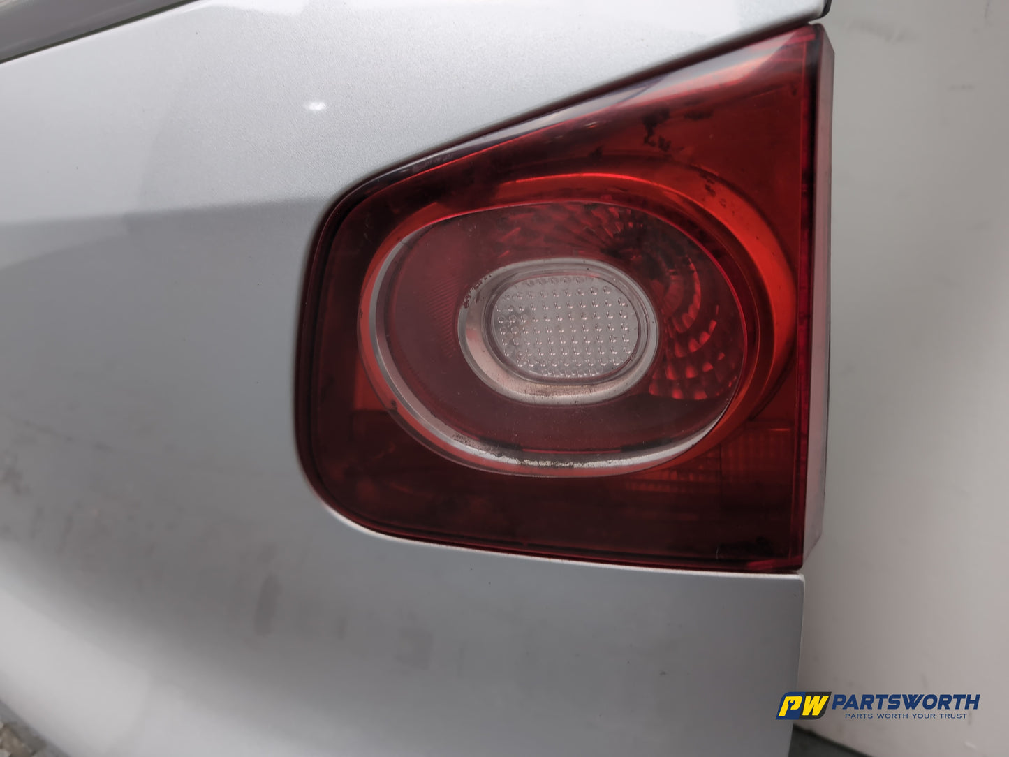 Volkswagen Tiguan Rline Tdi Boot Lid Reflex Silver Metallic La7w 2009-2011 - photo 6