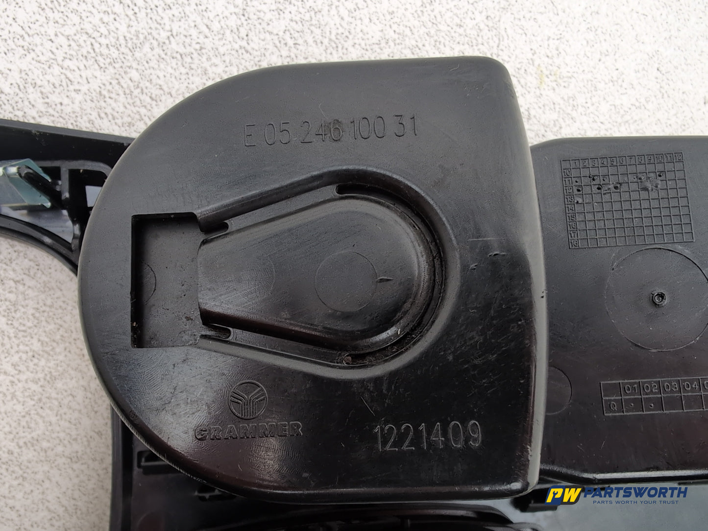 Centre Console Cup Holder 6