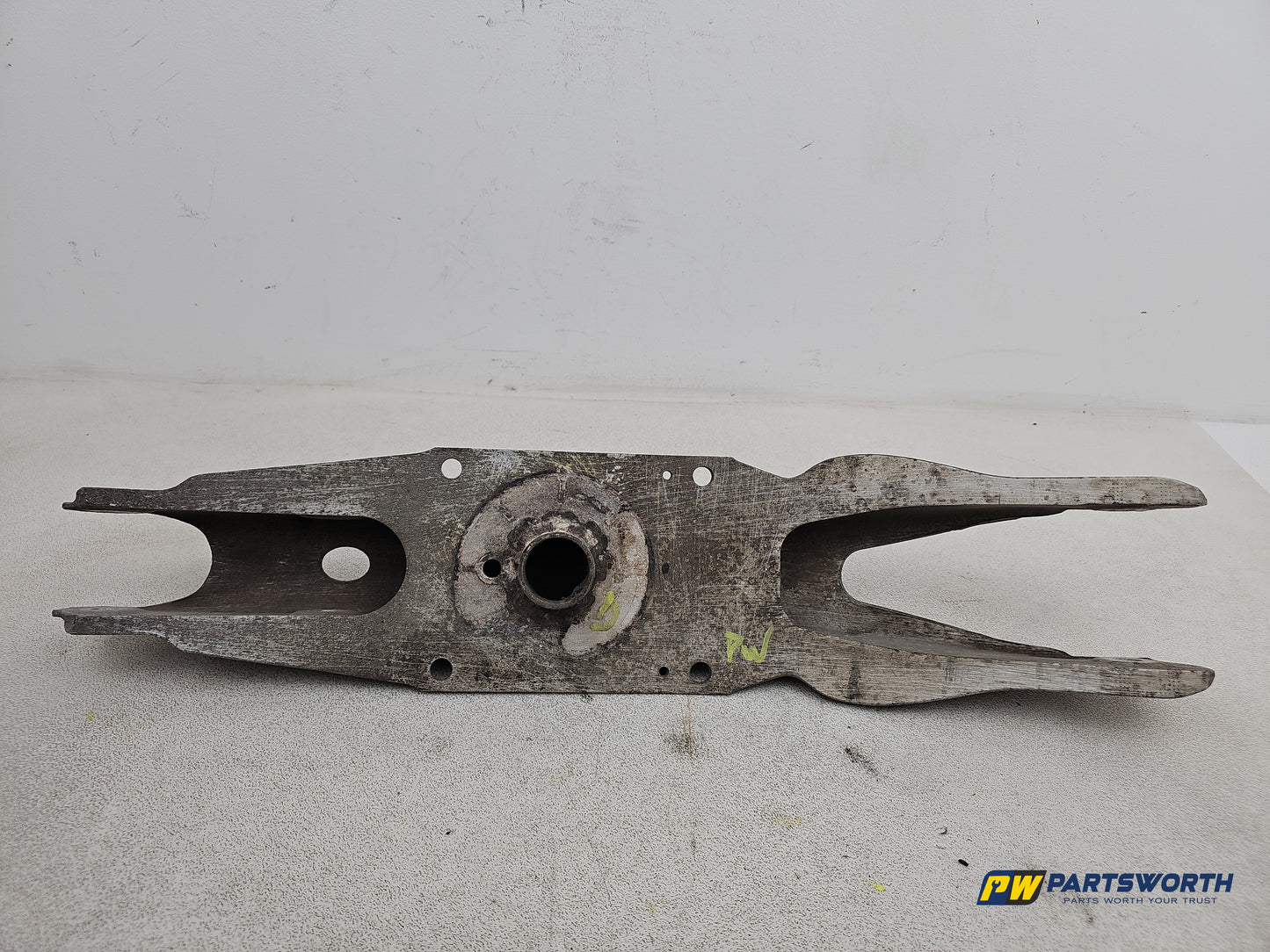 Suspension Arm Rear Wishbone RH 6