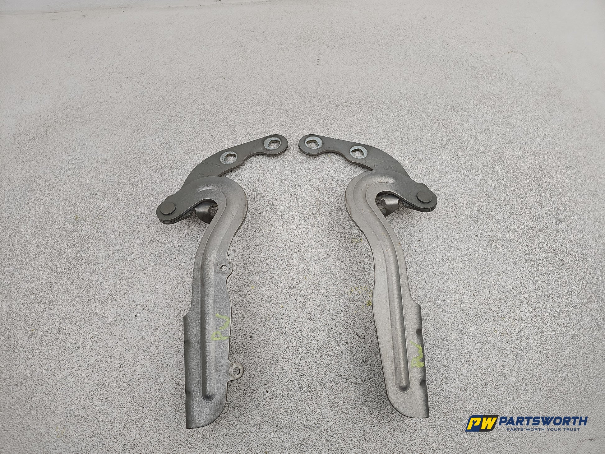 Bonnet Hinges 8