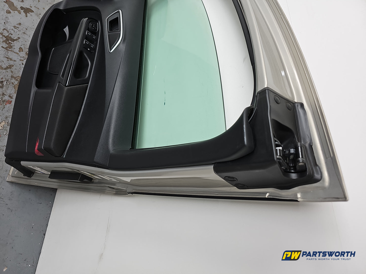 Door Front RH 12