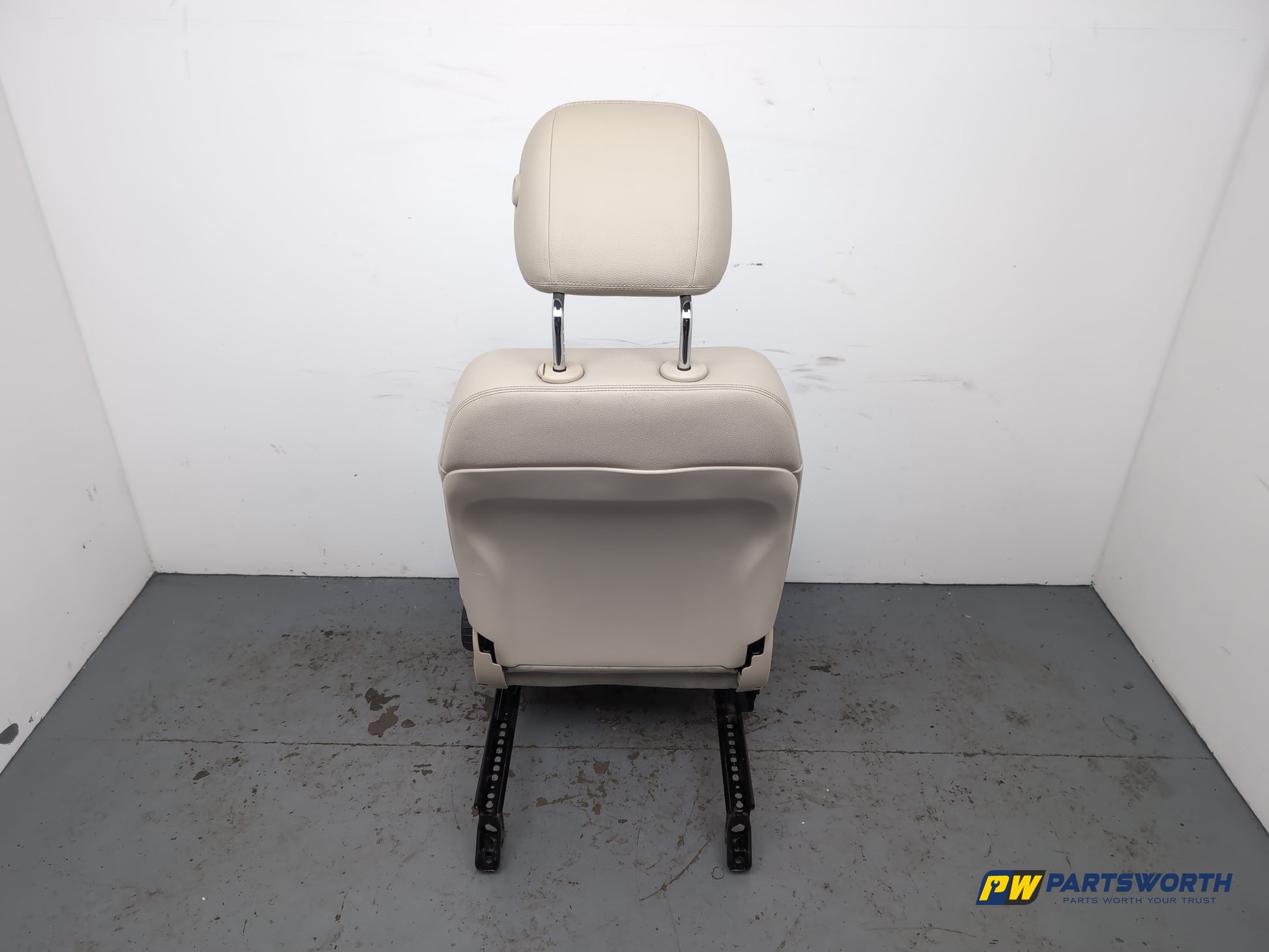 Seat Front LH 6