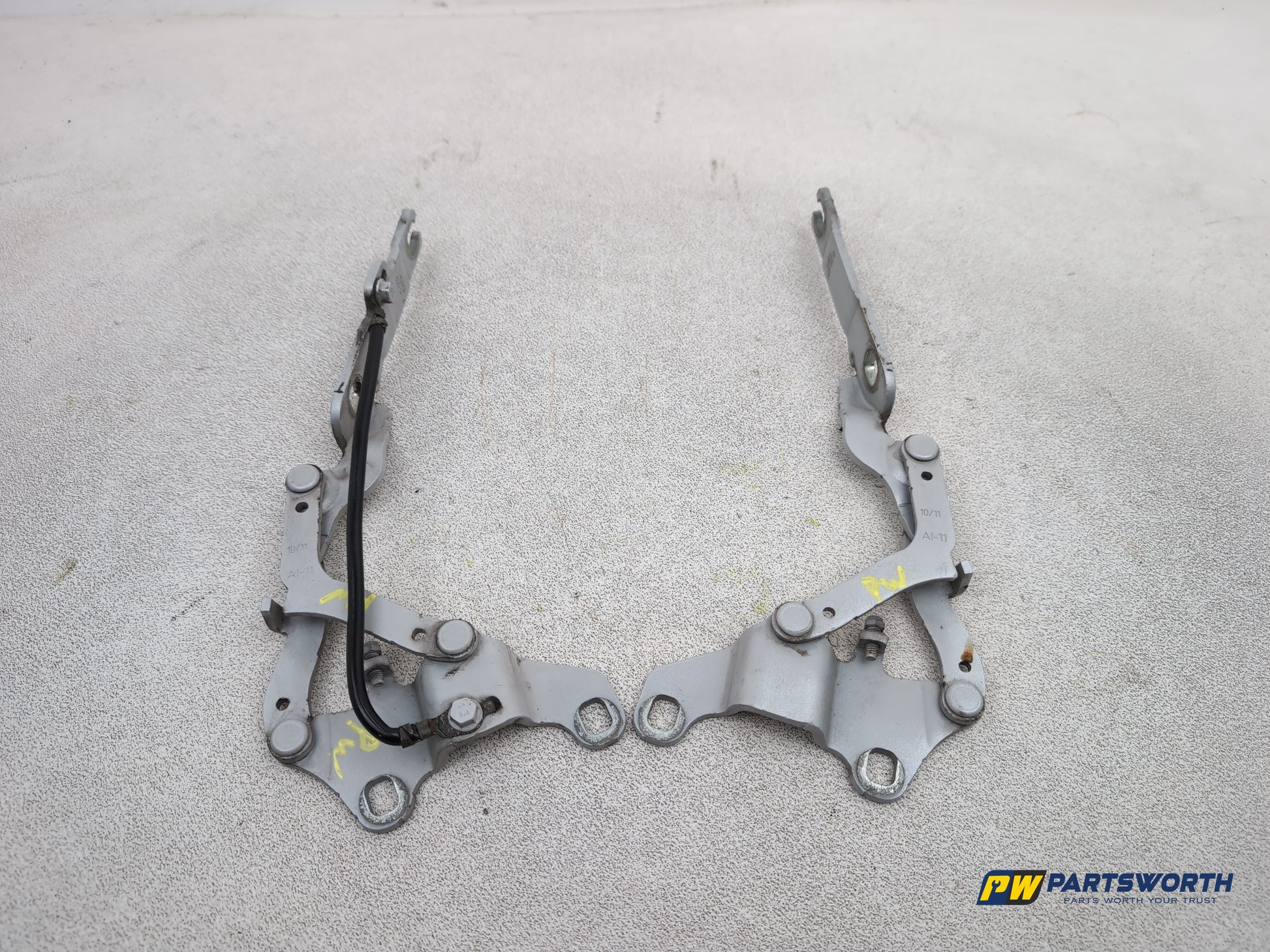 Bonnet Hinges 6