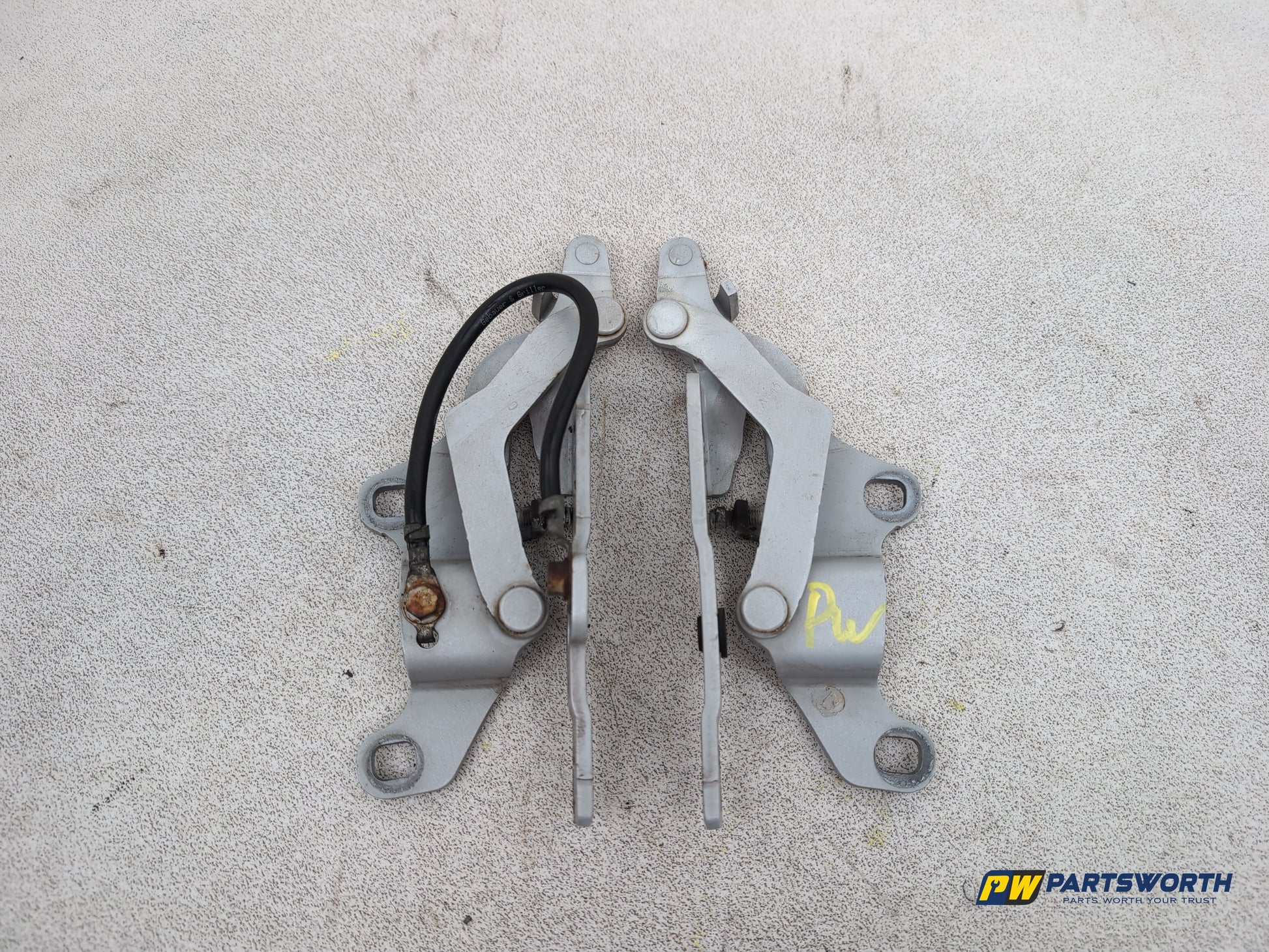 Bonnet Hinges 6