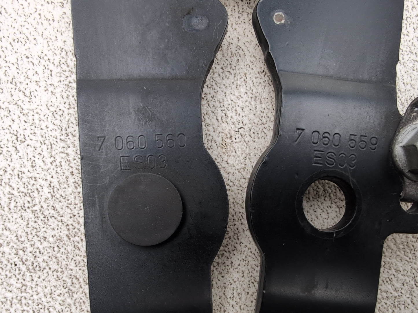 Bonnet Hinges 4