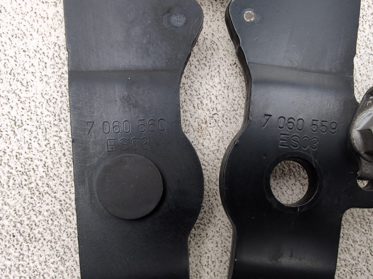 Bonnet Hinges 6