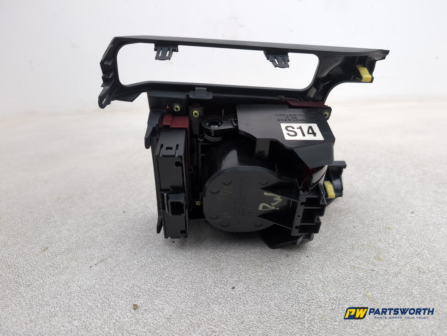 Centre Console Cup Holder 5