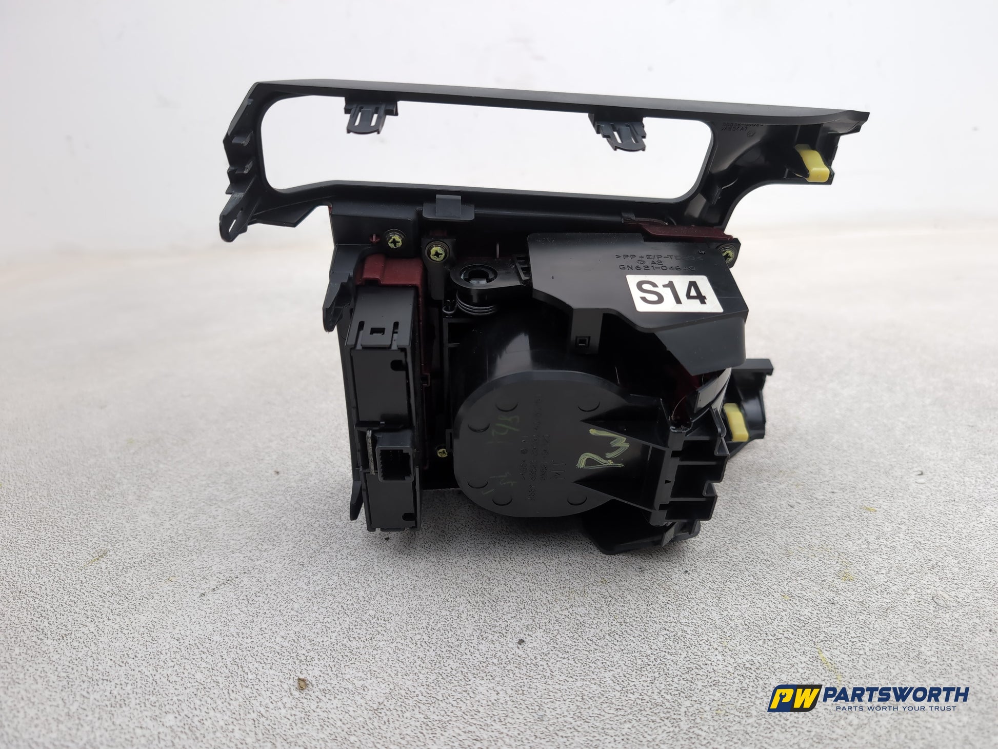 Centre Console Cup Holder 5