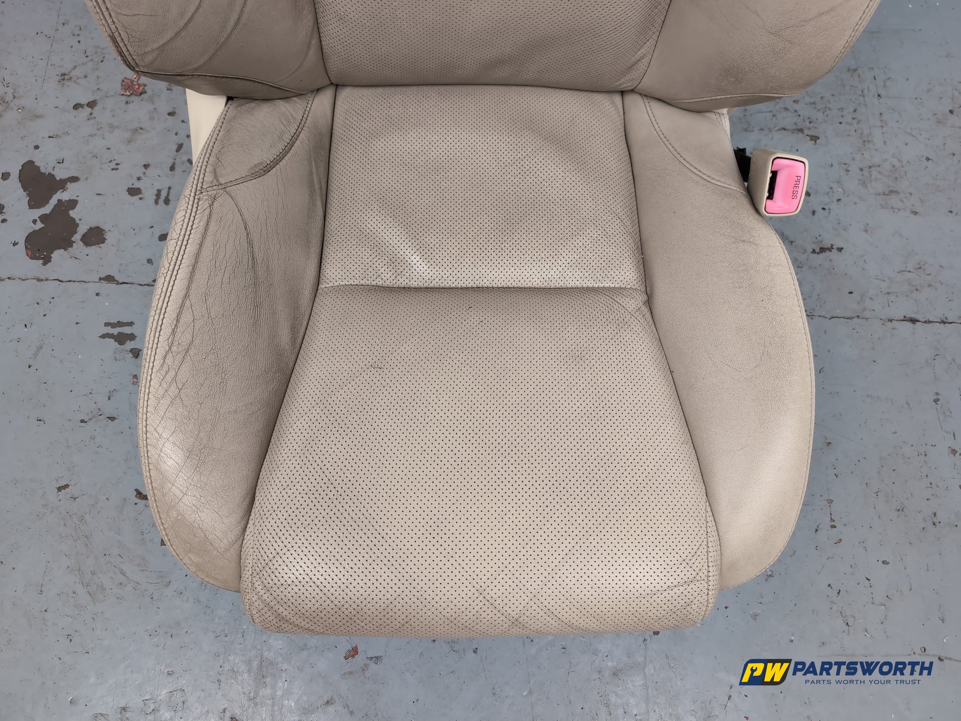 Seat Front LH 6