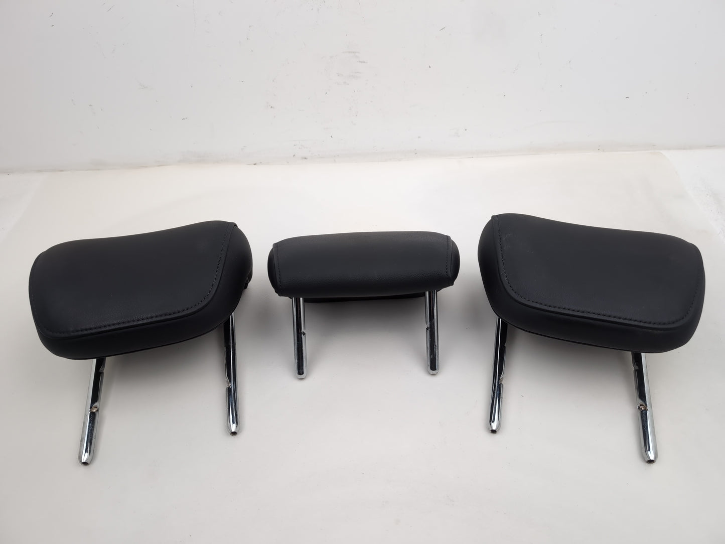Rear Headrest 6
