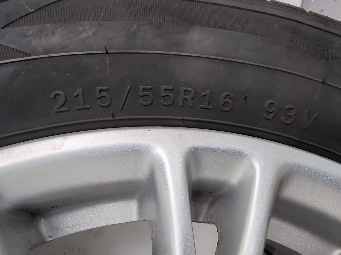 Ford Focus Zetec Tdci Wheel With Tyre 215/55 R16 7jx16h2x50 - photo 6