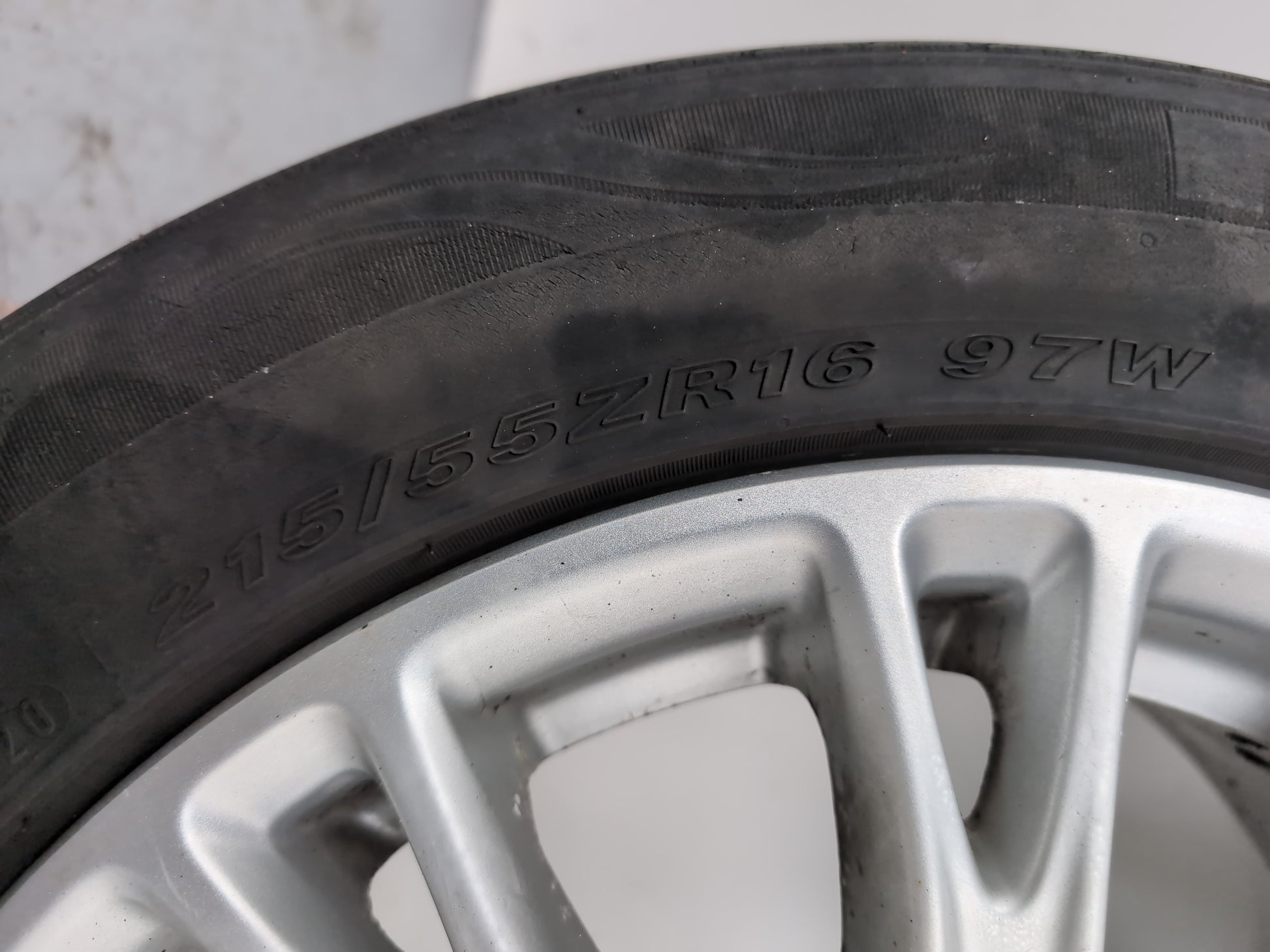 Ford Focus Zetec Tdci Wheel With Tyre 215/55 R16 7jx16h2x50 - photo 6