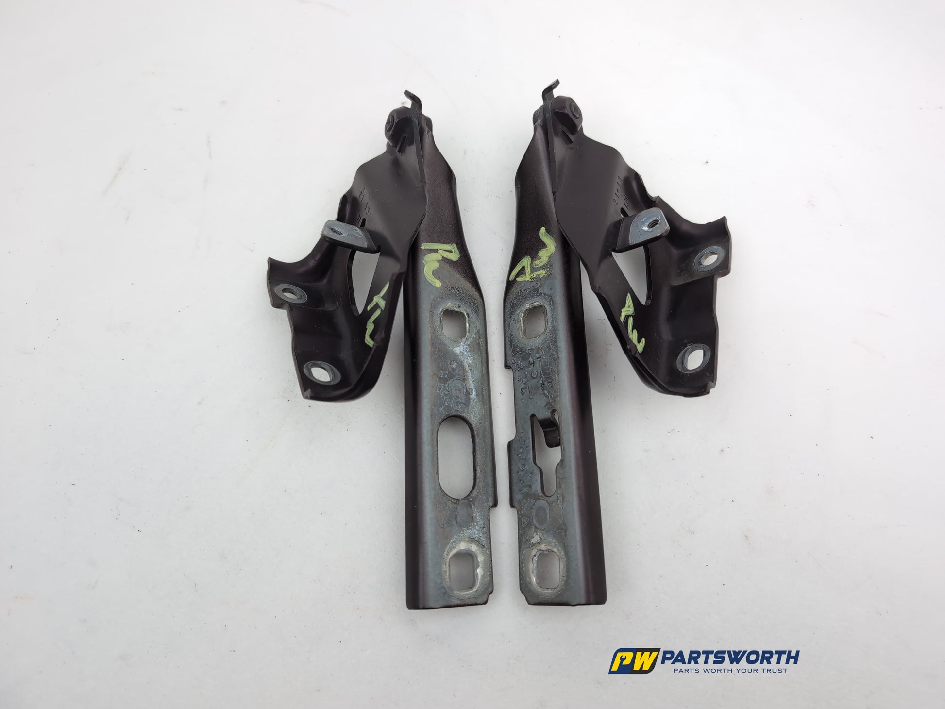 Bonnet Hinges 2