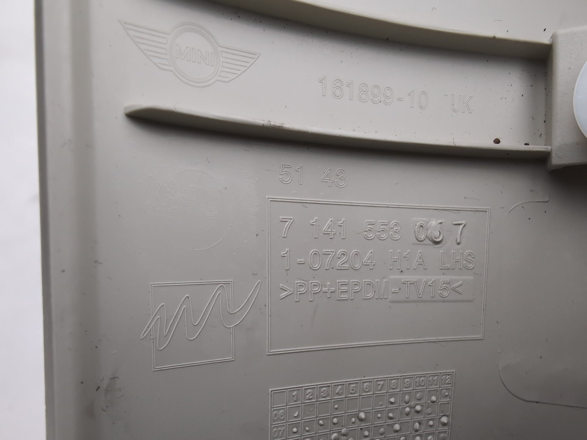 LH A Pillar Trim  6
