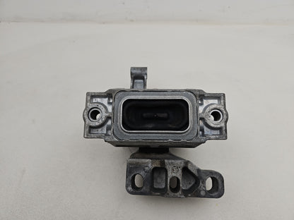 Engine Mounting Bracket Front 6