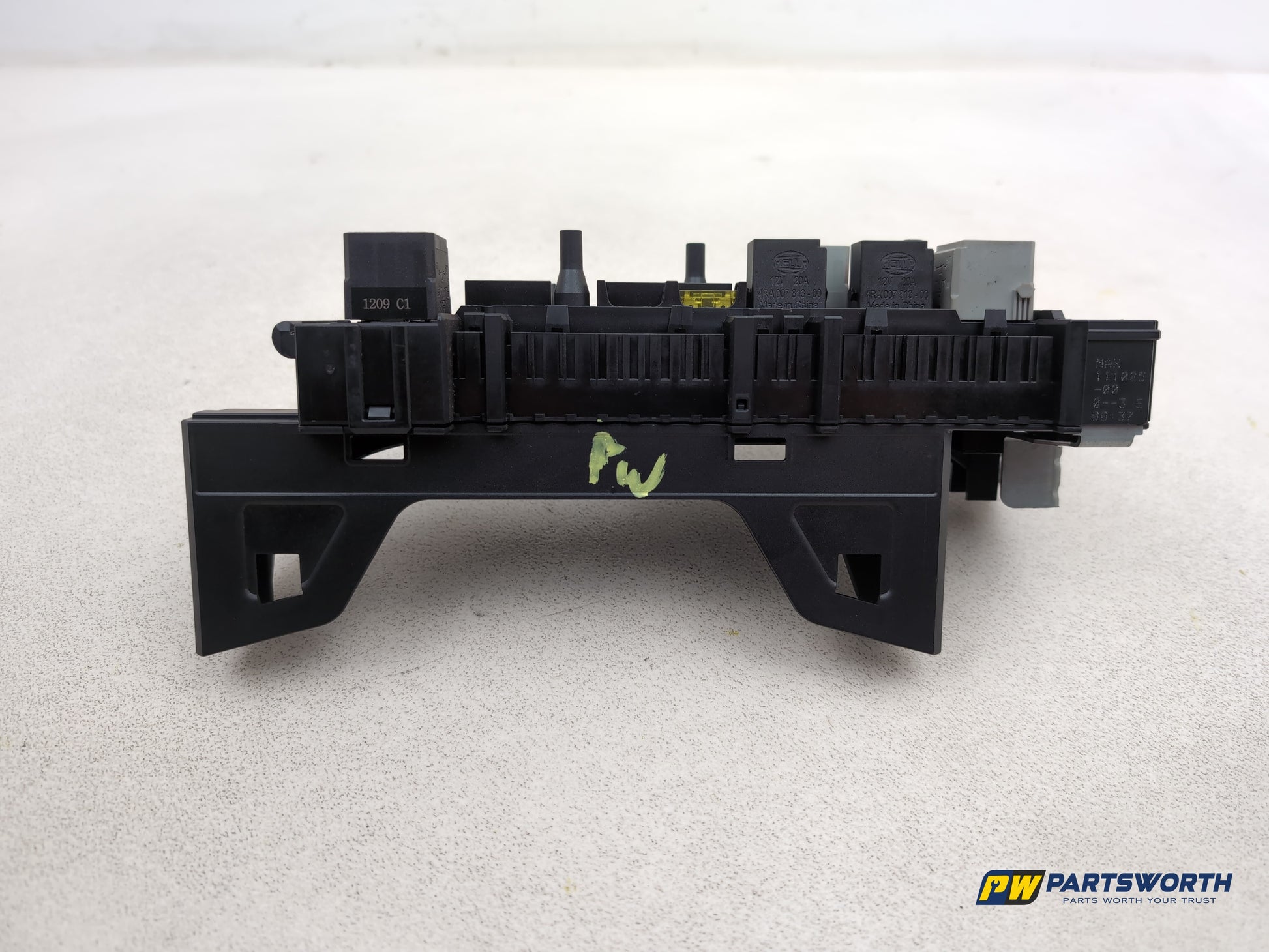 Rear Fuse Box  6
