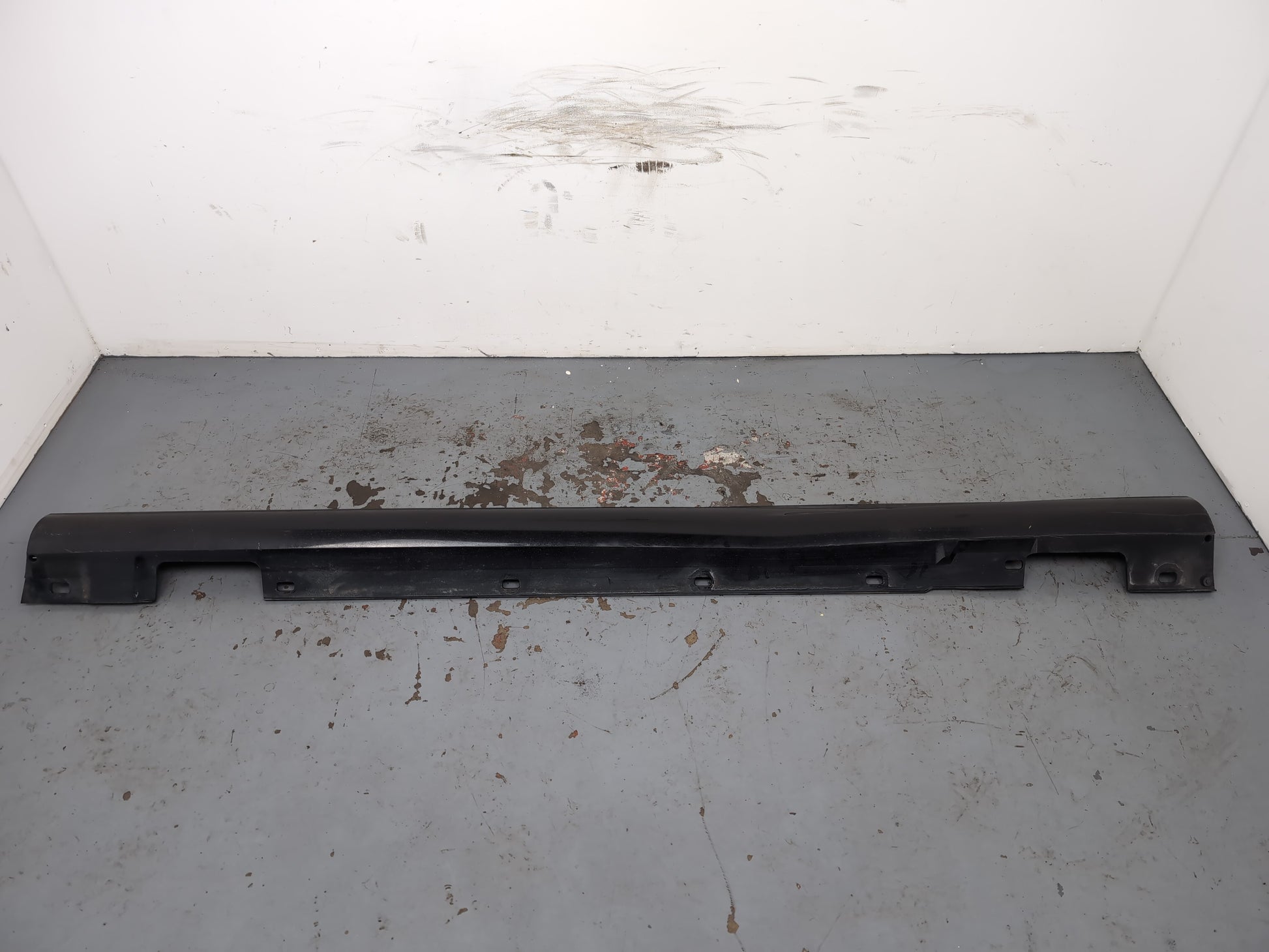 Side Skirt LH 6