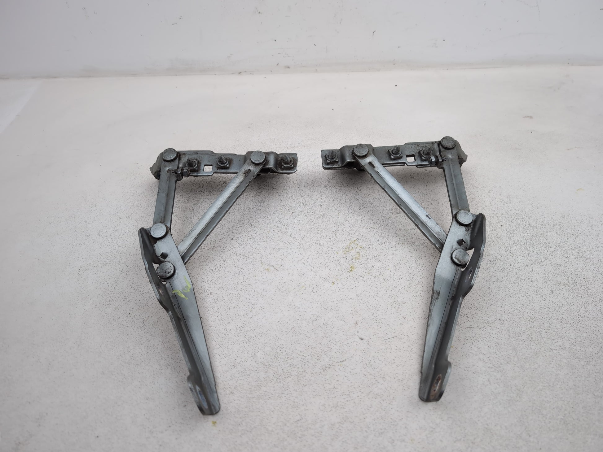 Bonnet Hinges 6