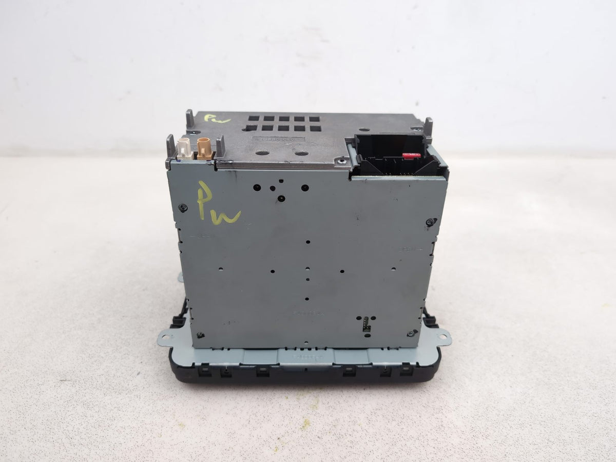Radio - DAB/CD Player, Display screen + Facia  6