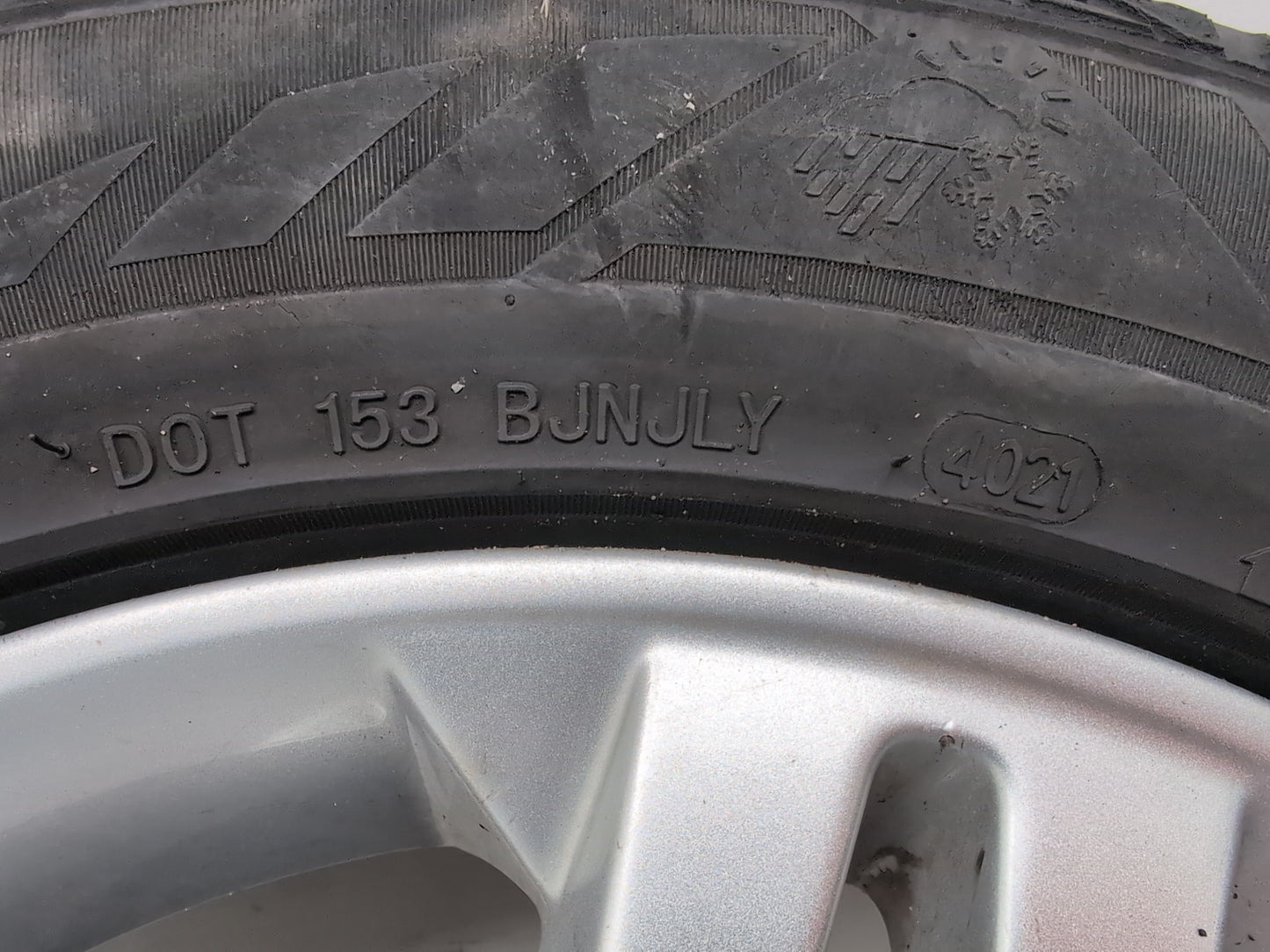 Ford Galaxy Zetec Tdci Auto Wheel With Tyre 205/60 R16 Am2j1007aa - photo 6