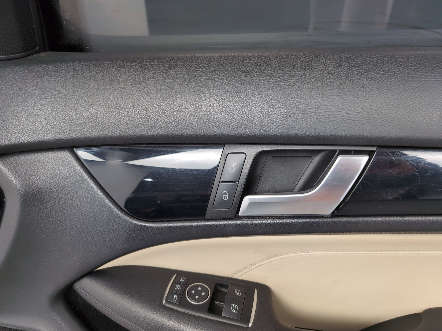 Door Front RH 12