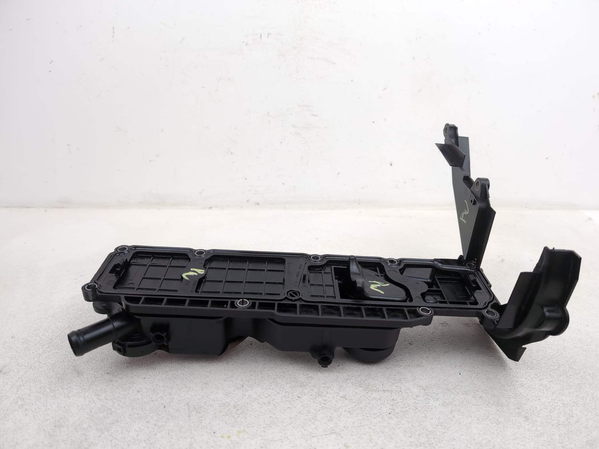Camshaft Cover  6
