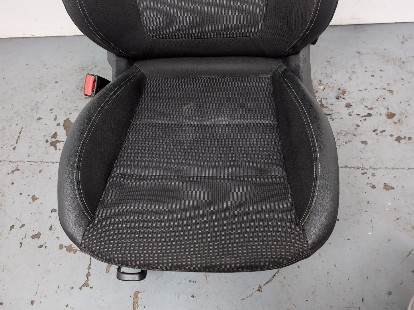 Seat Front LH 6
