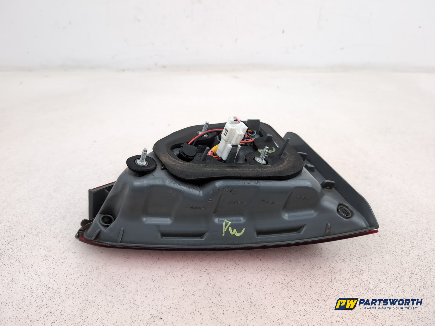 Hyundai I40 Mk1 Vf Rear Tail Light Inner Right Side 924013z500 2011-2015 - photo 6