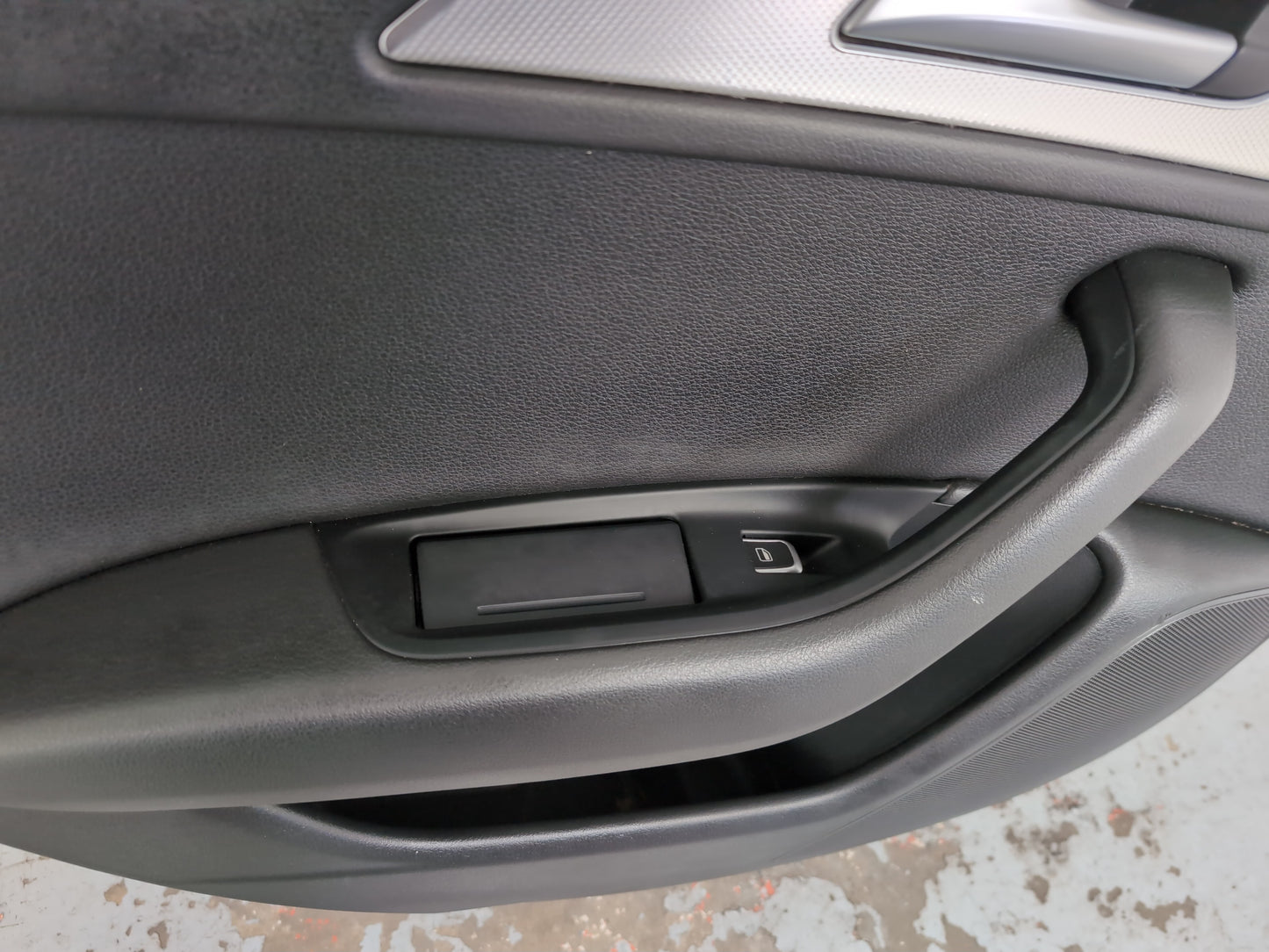 Door Rear LH 12