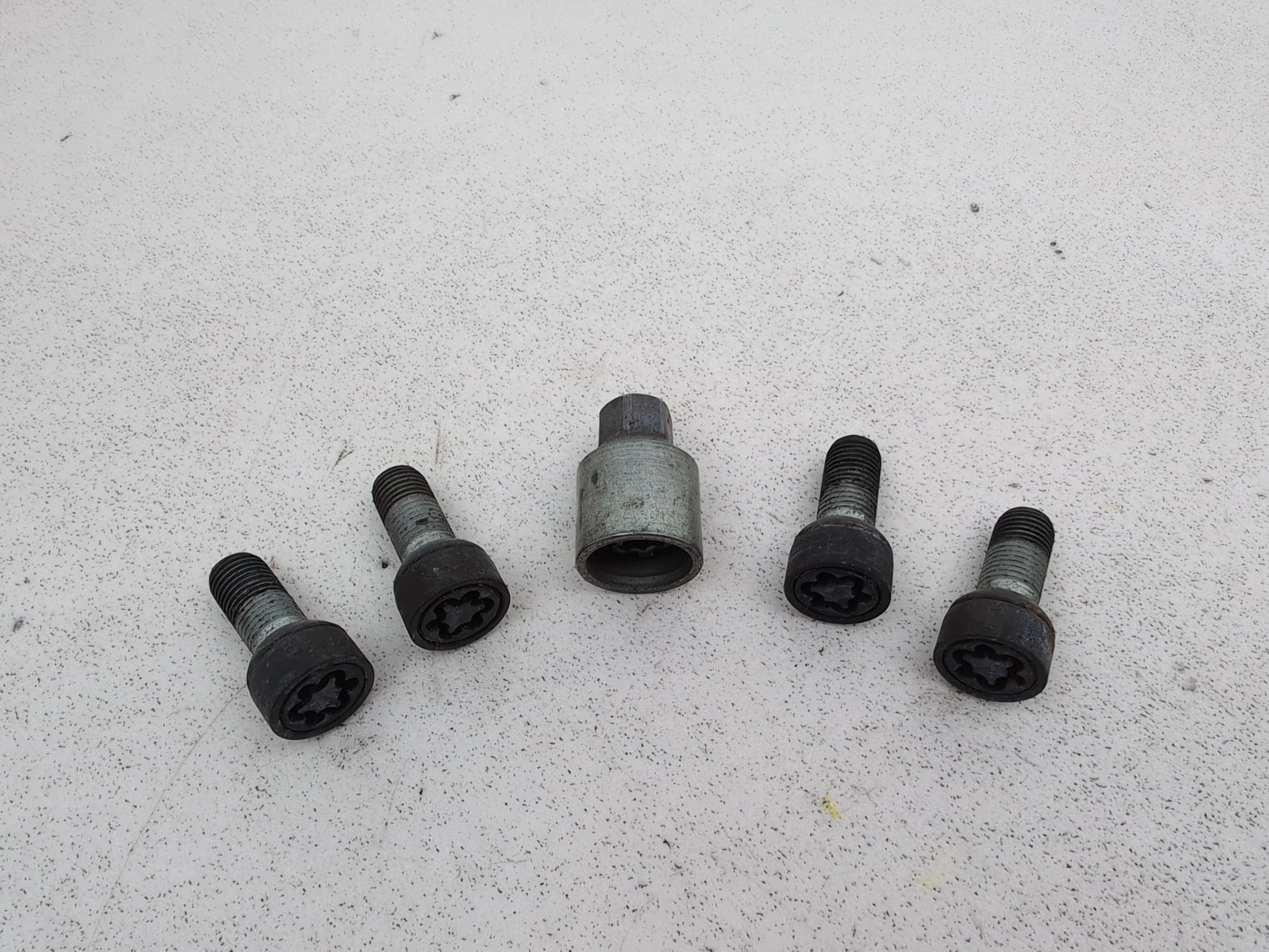 Audi A6 Se Tdi Locking Wheel Nut Set 2011-2019 - photo 6