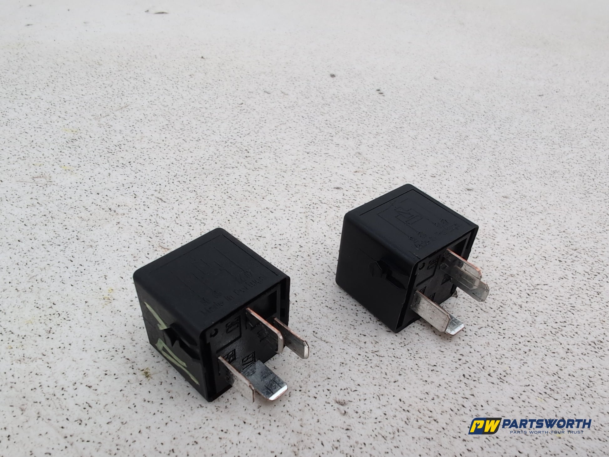 Fuse and Relay Box 1 6