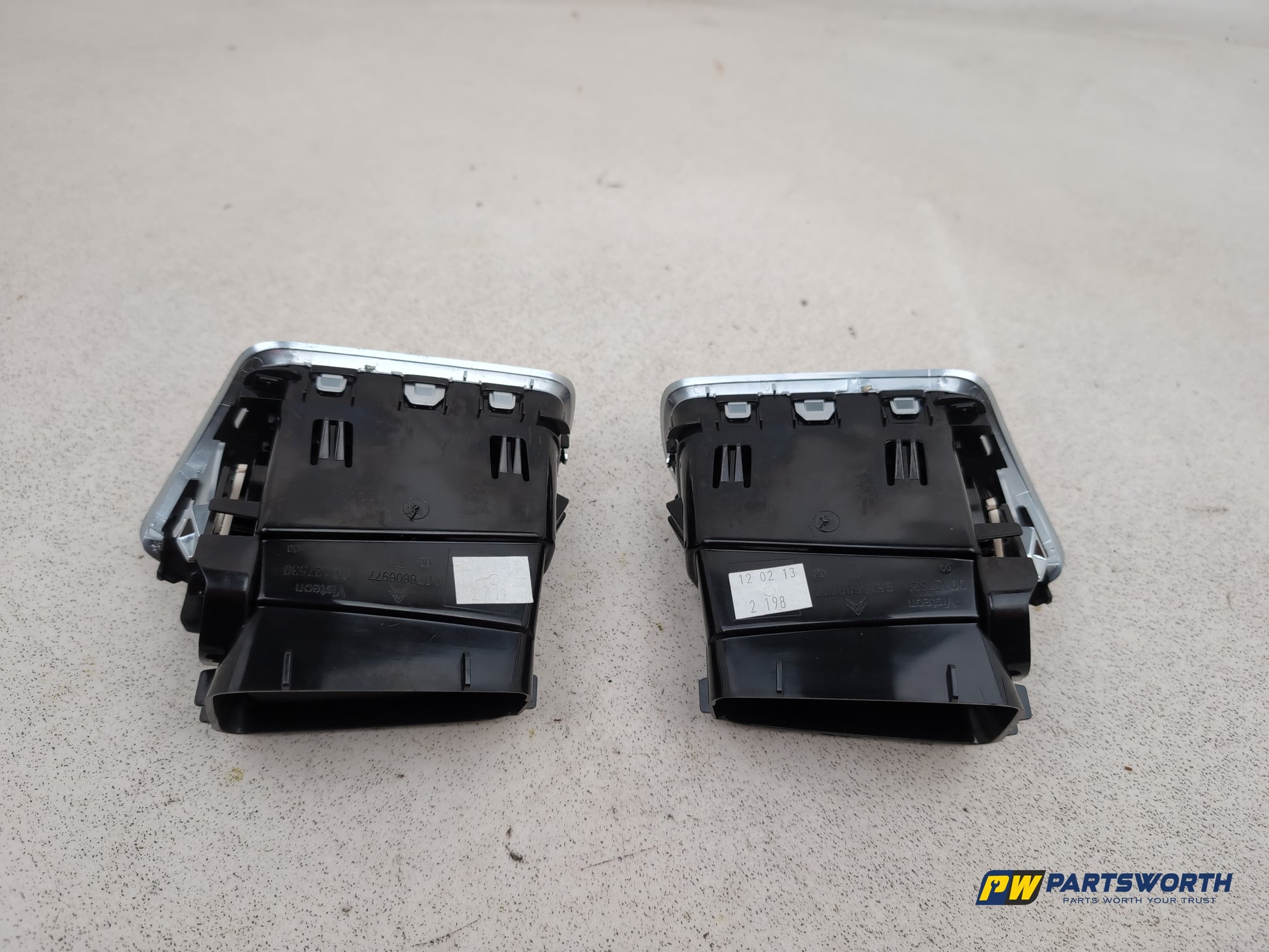 Citroen C4 Vtr+ Hdi Dashboard Trim With Air Vent Pair 9676606977 2010-2013 - photo 6