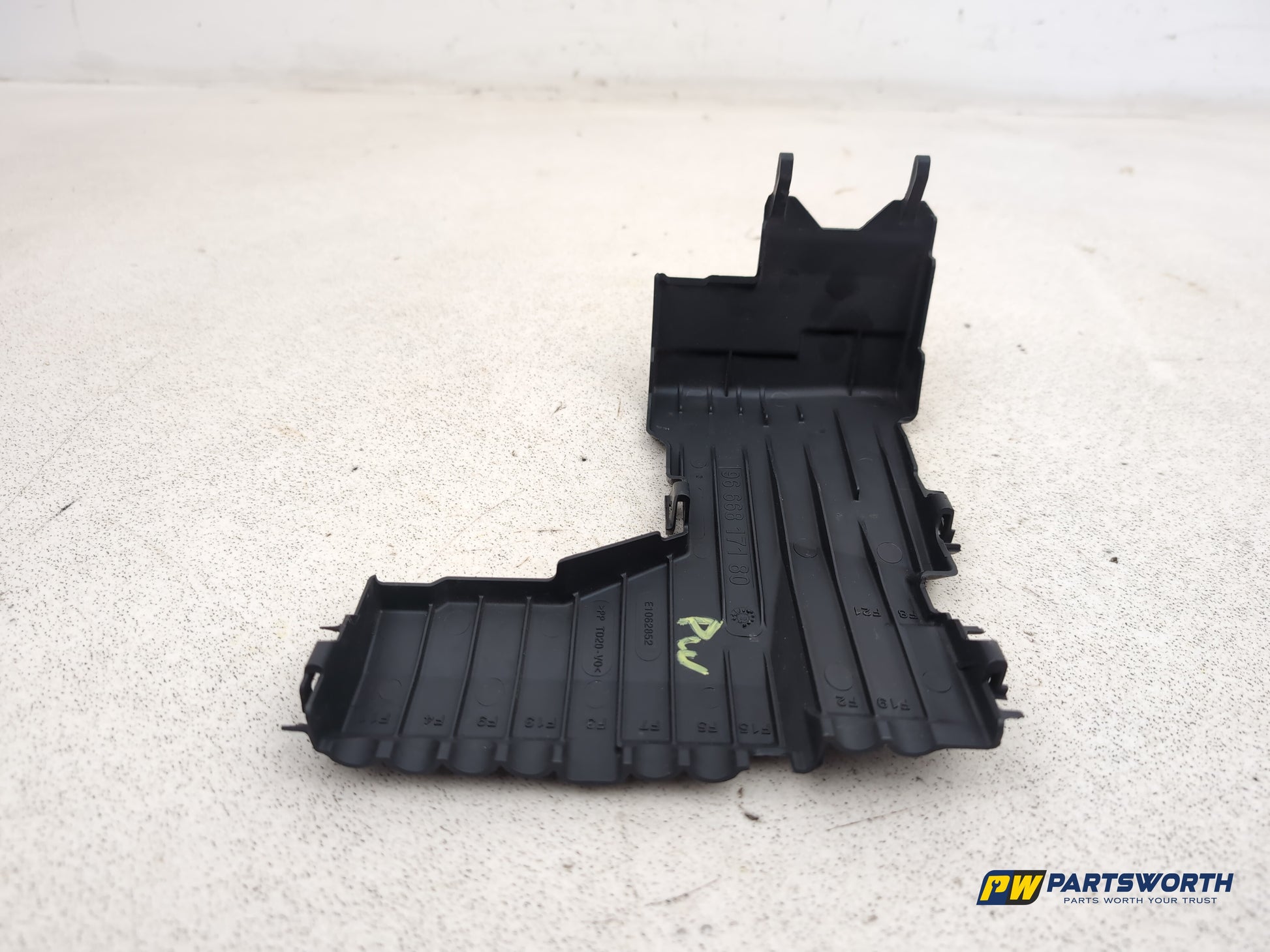 Citroen C4 Vtr+ Hdi Fuse Box Cover Lid Trim 2010-2013 - photo 6