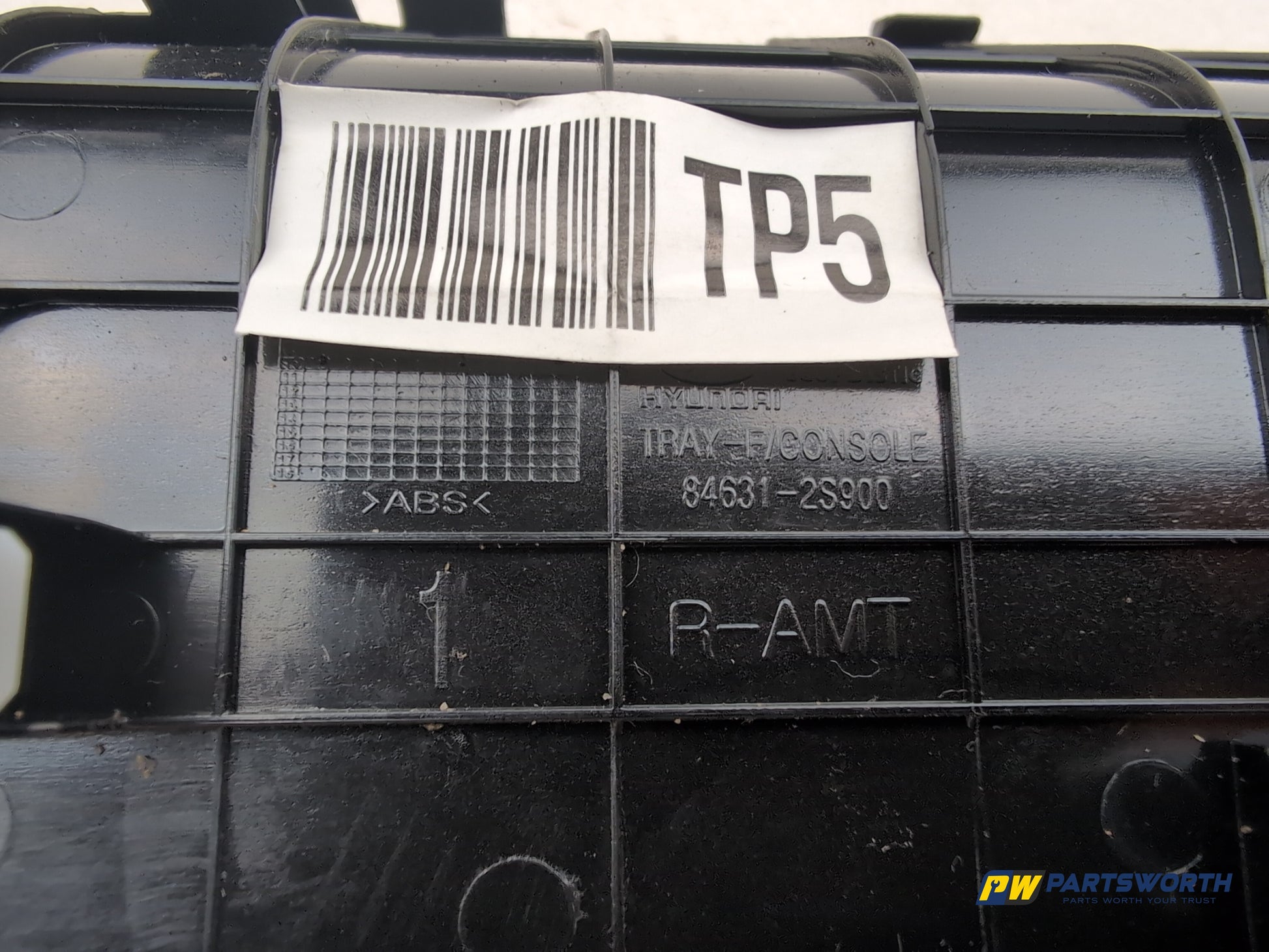 Hyundai Ix35 Style 2wd Crdi 134 Storage Compartment Tray 846312s900 2009-2015 - photo 6
