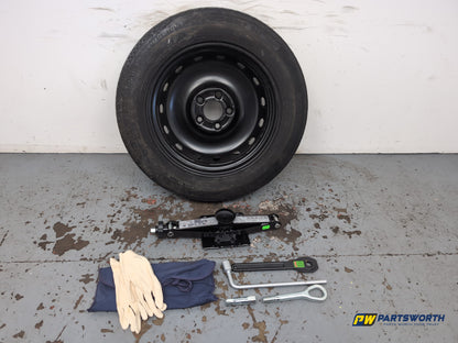 Mercedes-Benz B160 Sport Cvt Space Saver Spare Wheel And Tool Kit 125/90 R16 - photo 6
