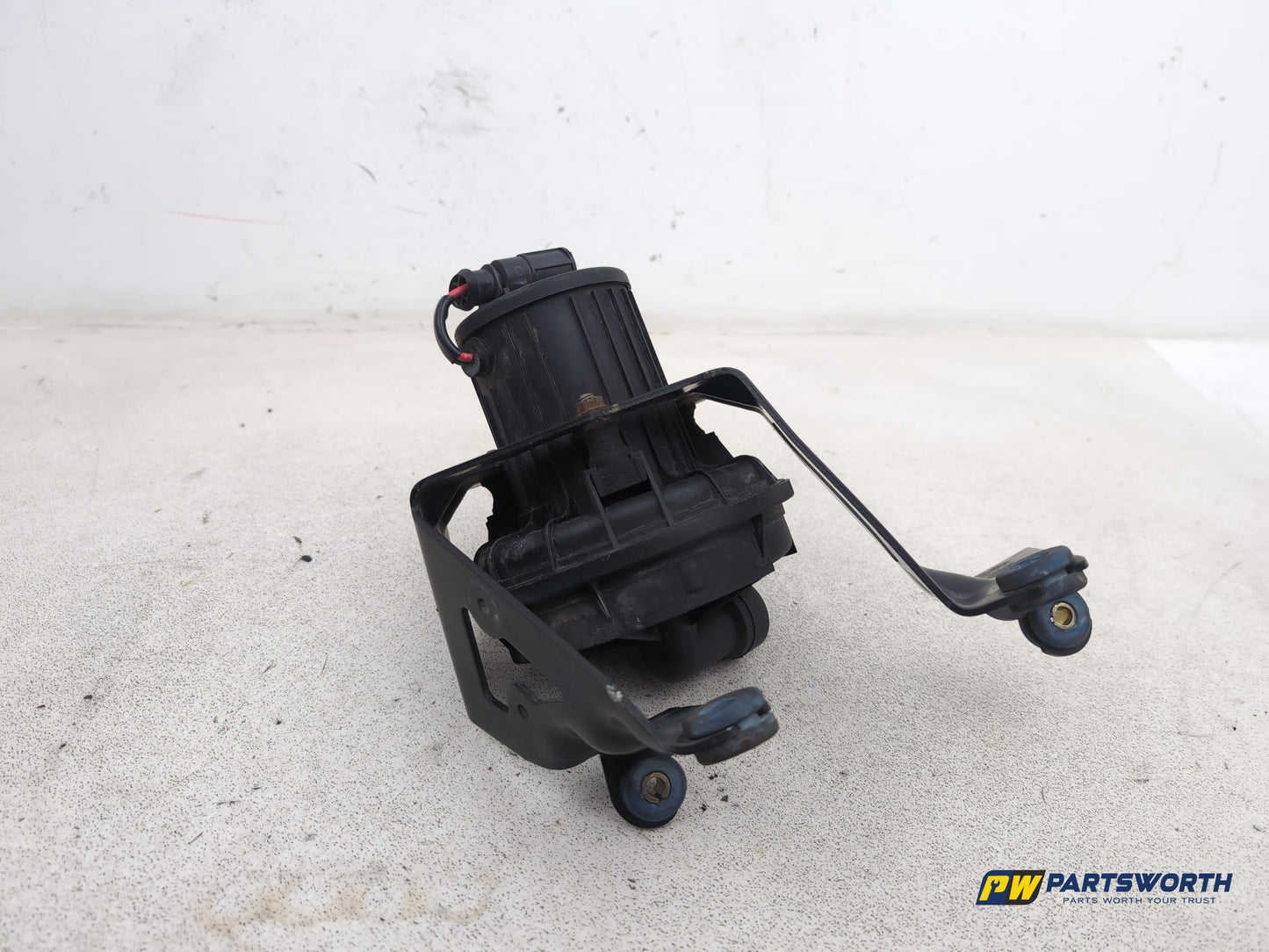 Porsche Cayenne Tiptronic S Secondary Air Pump 7l0906279 2003-2010 - photo 6