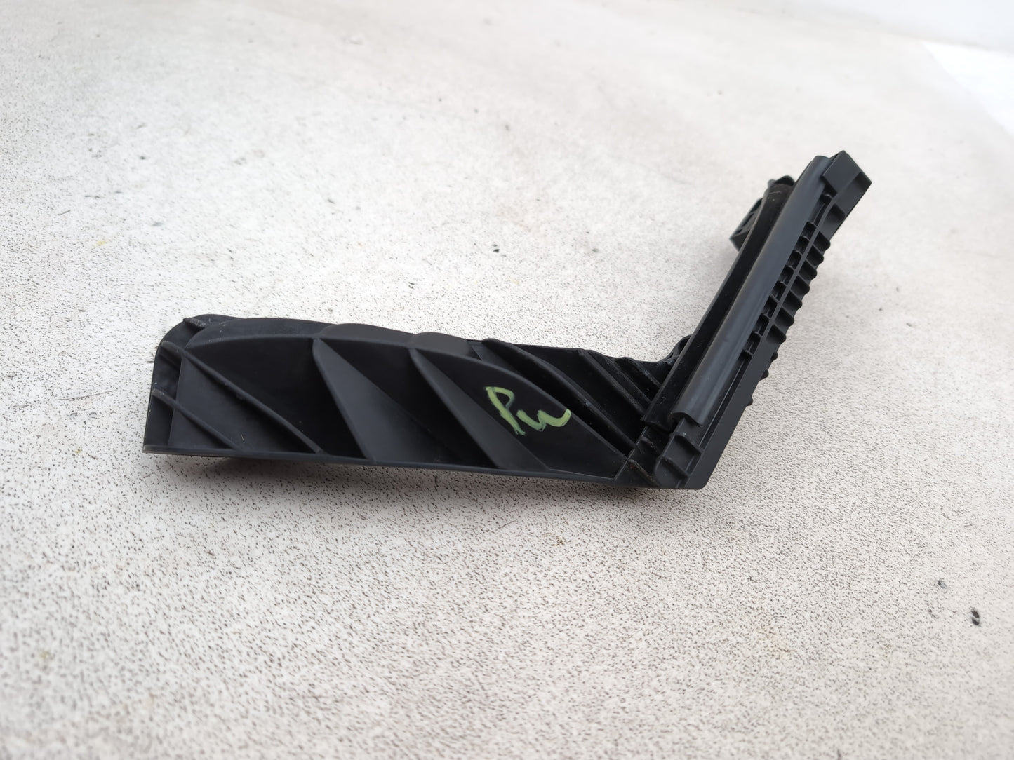 Peugeot 208 Active Passenger Side Rear Window Guide Rail 9673361380 2012-2019 - photo 6