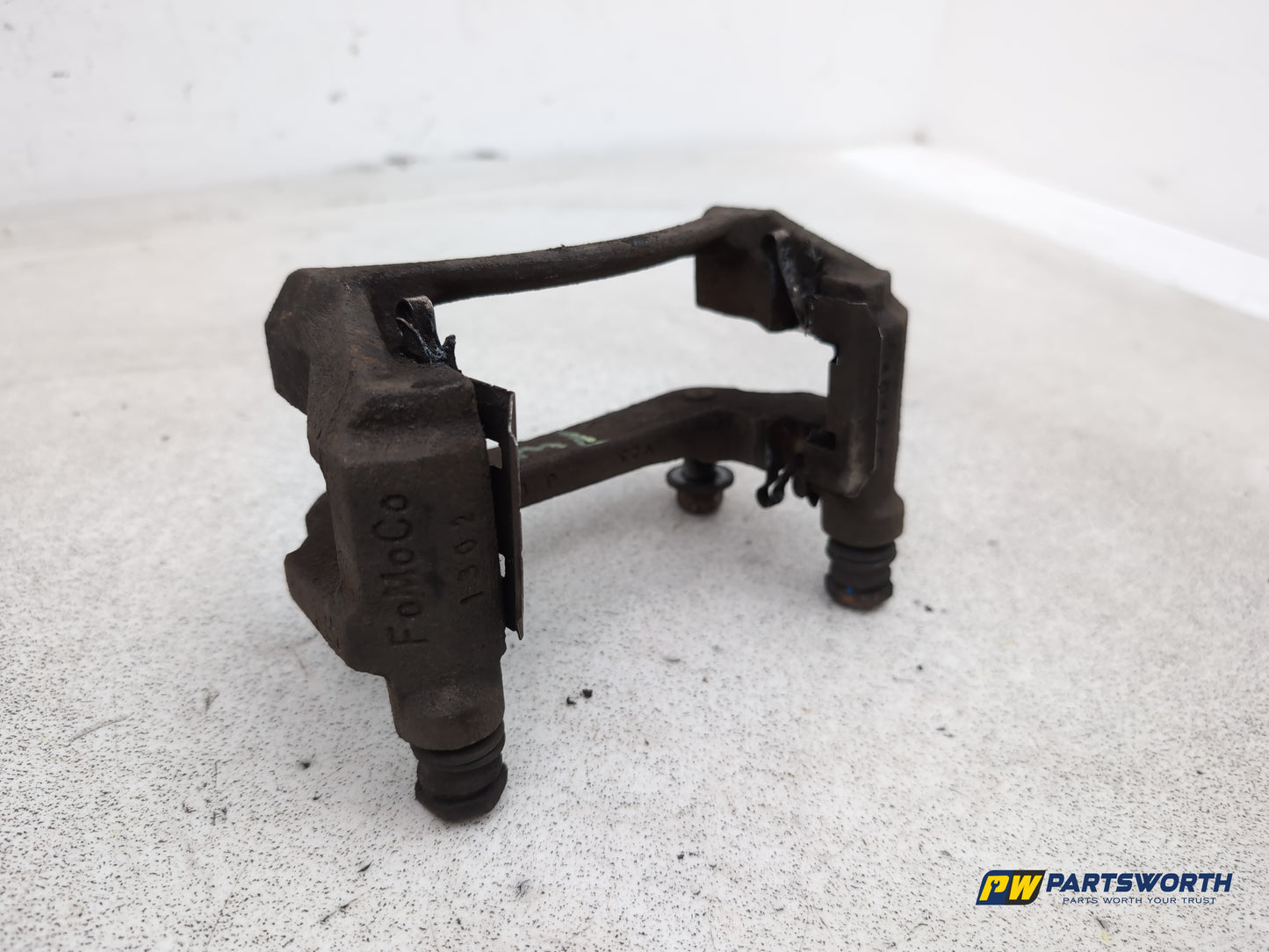 2012 Ford Fiesta Zetec Front Left Passenger Side Brake Caliper Support 2012-2017 - photo 6