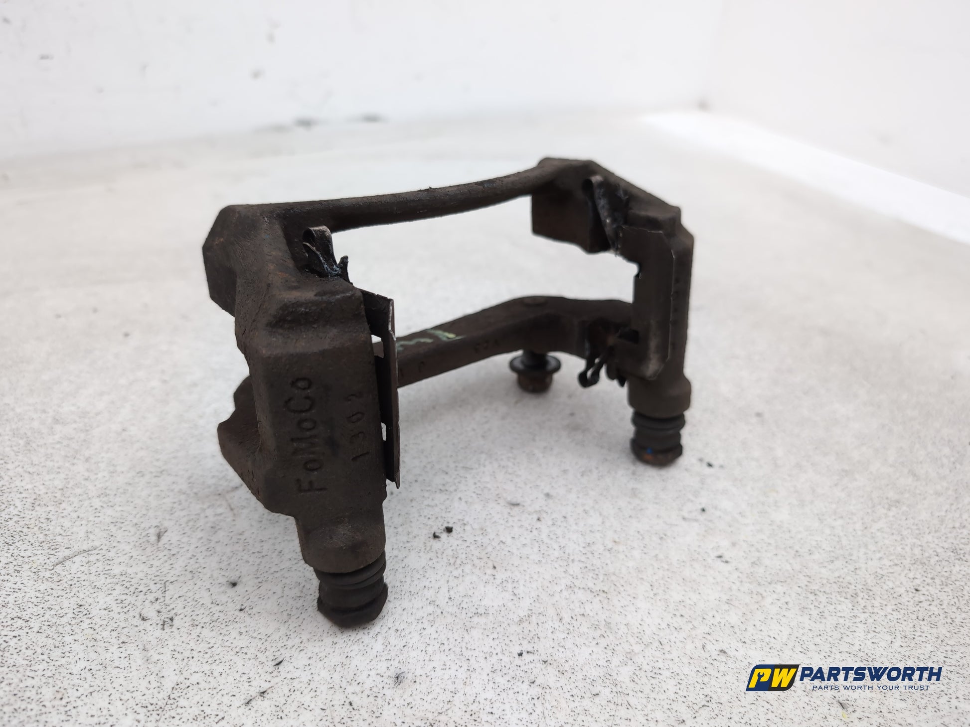 2012 Ford Fiesta Zetec Front Left Passenger Side Brake Caliper Support 2012-2017 - photo 6