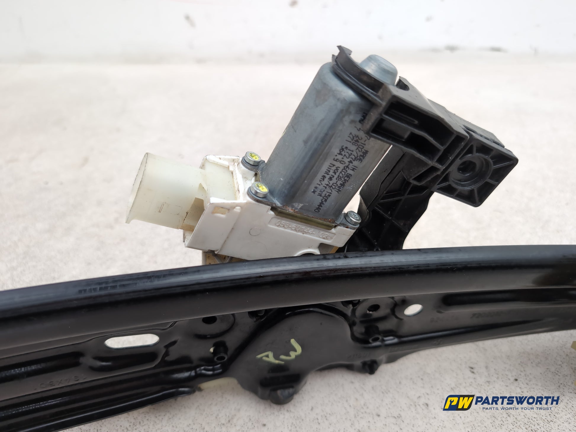 Bmw 520d Se Door Rear Window Regulator Rh Driver Side 7208018 2013-2015 - photo 6