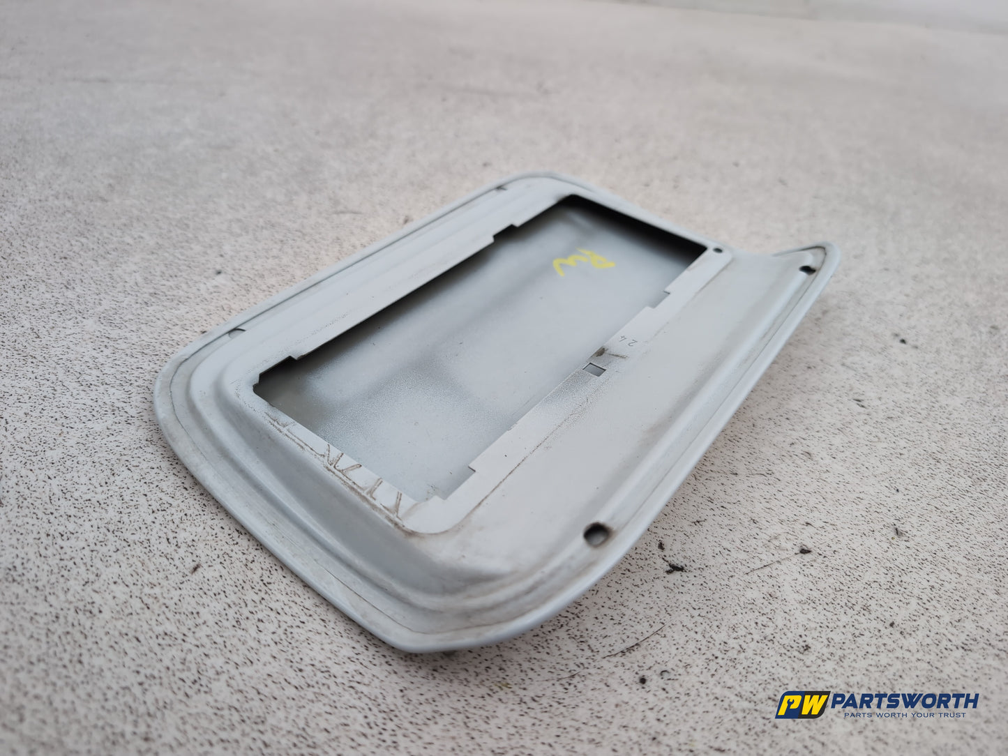 Bmw 5 Series 520d Se Fuel Filler Flap Alpine White 300 2013-2017 - photo 6