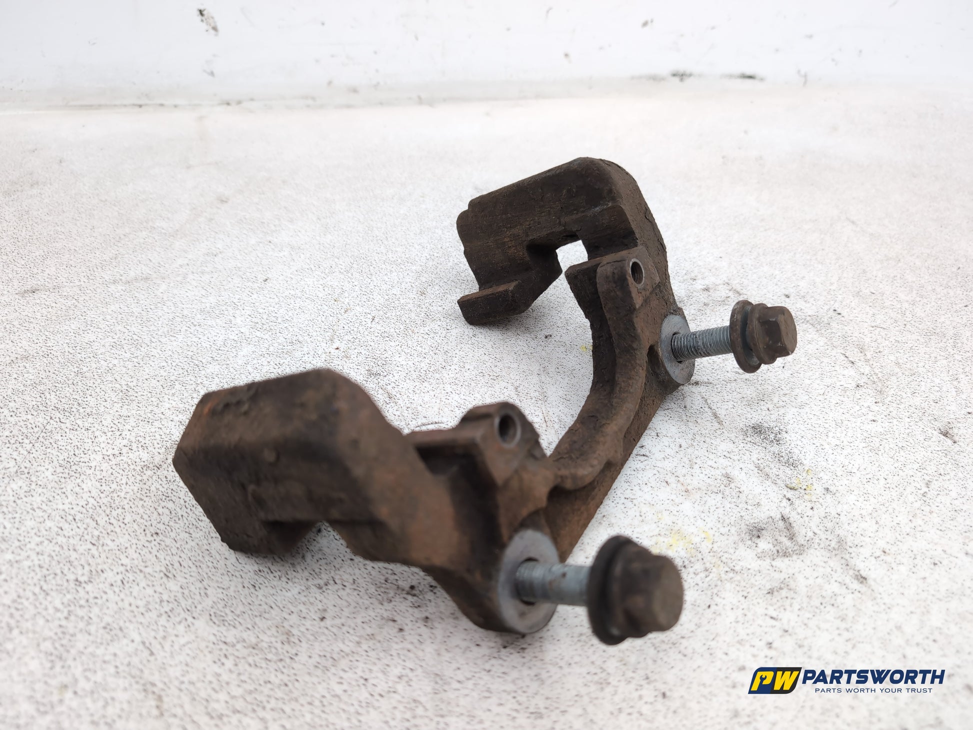 Bmw 520d Se Brake Caliper Support Front Rh Driver Side 2013-2017 - photo 6