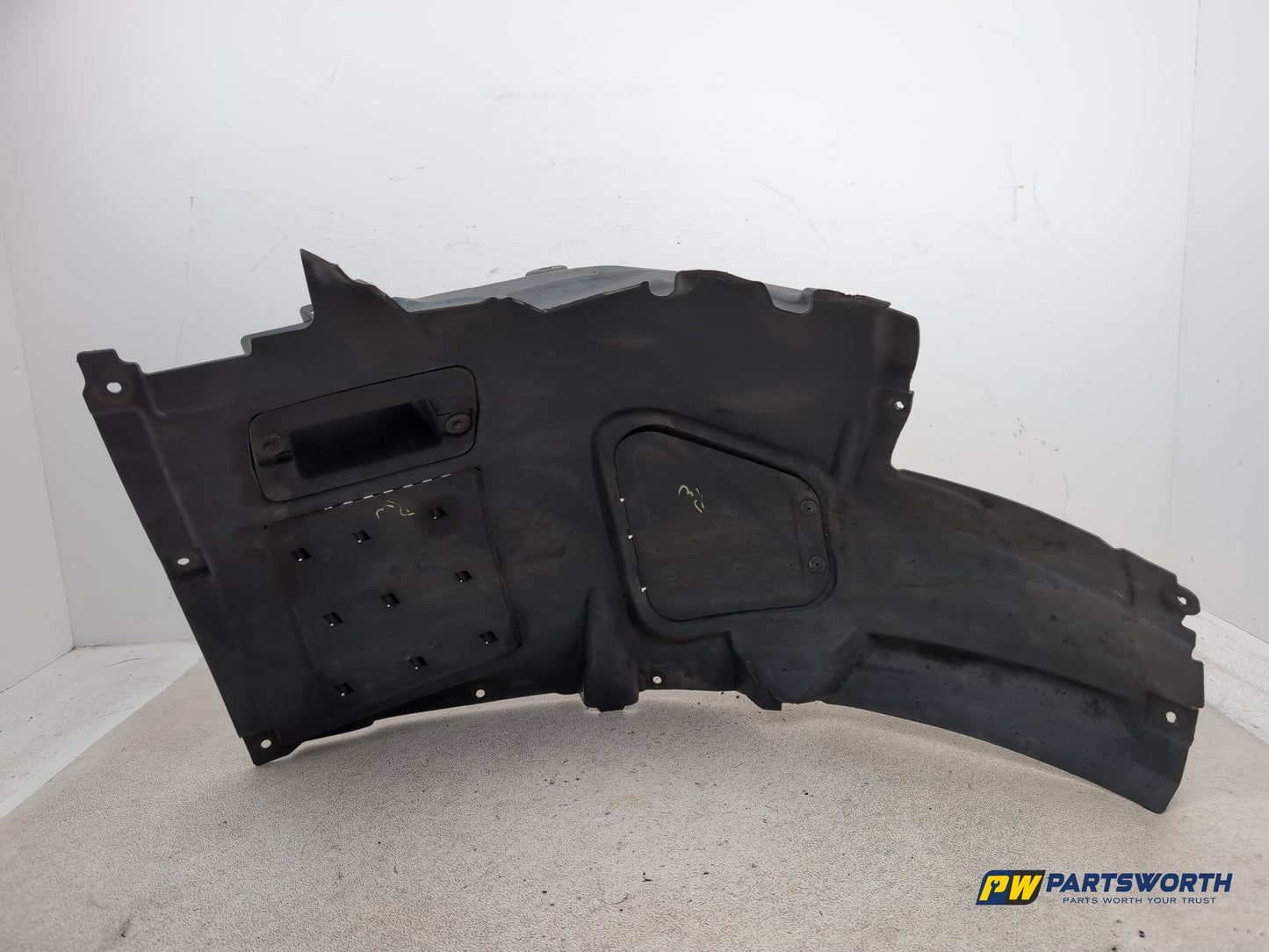 Moulding Wheel Arch Front RH 6